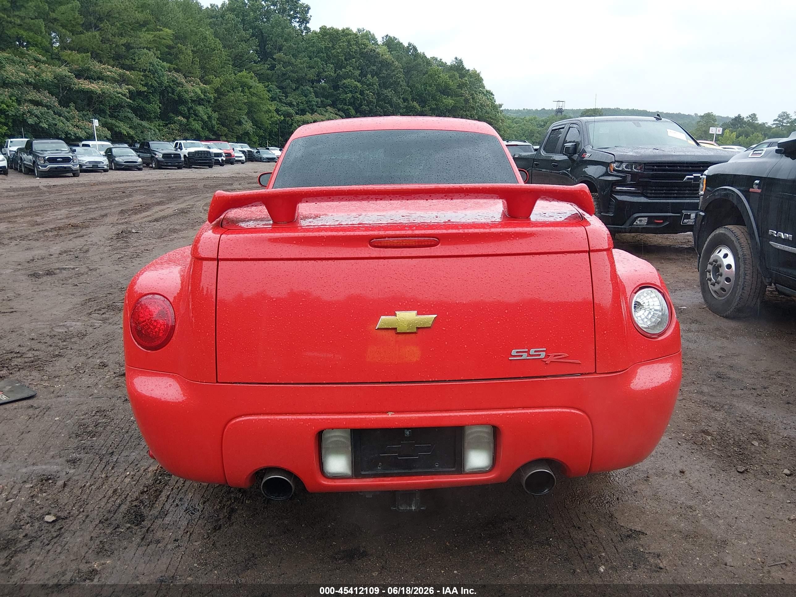2004 Chevrolet Ssr   Red vin: 1GCES14P44B109066