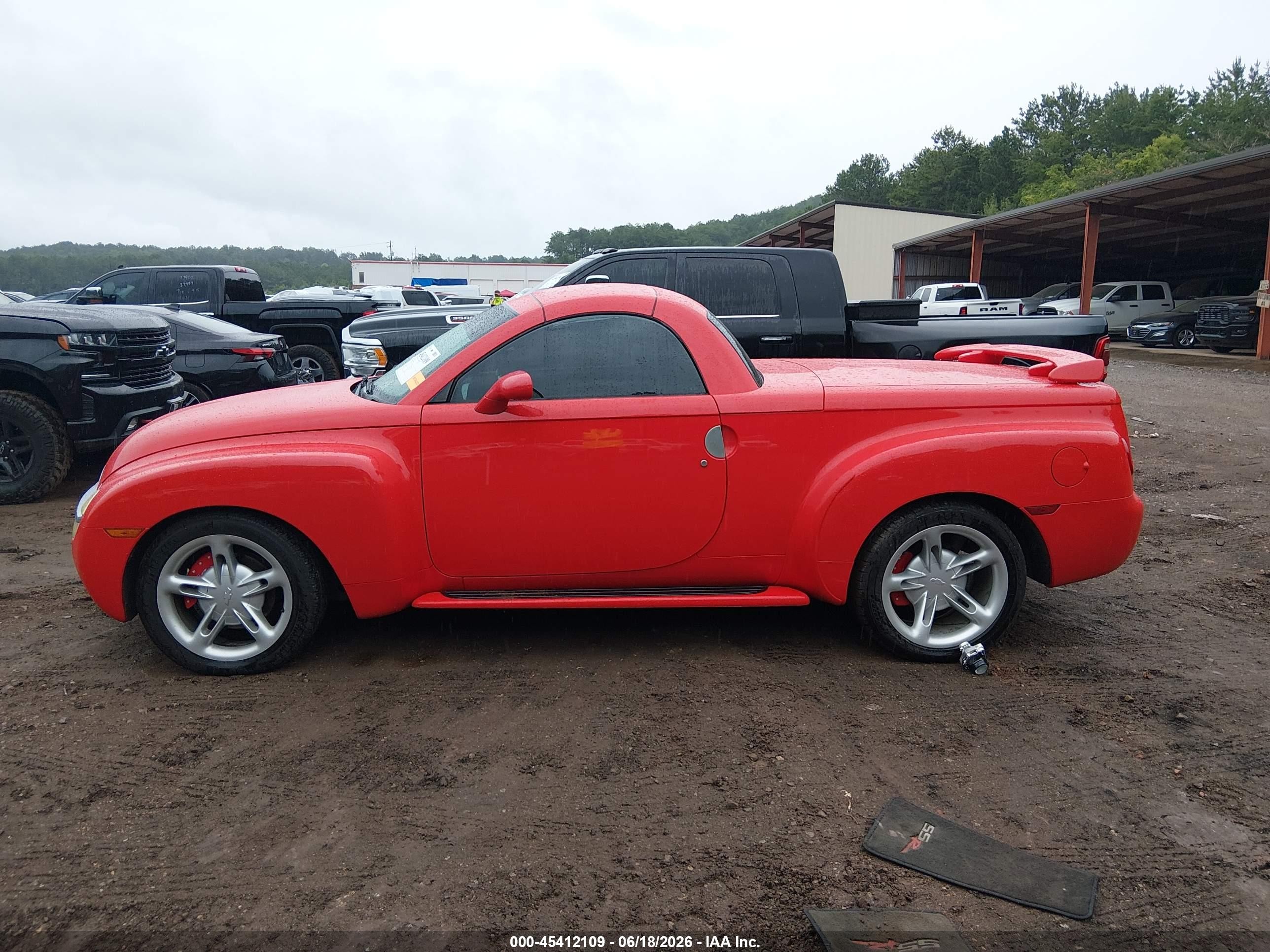 2004 Chevrolet Ssr   Red vin: 1GCES14P44B109066