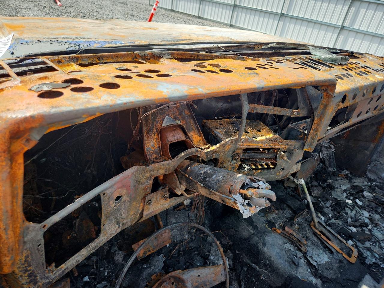 1987 Chevrolet V10 Burn vin: 1GCEV14K2HF378371