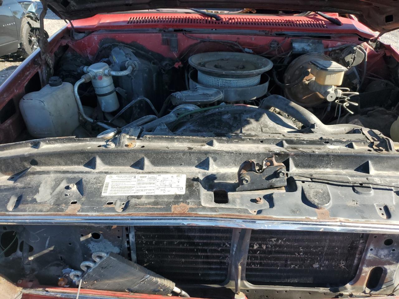1987 Chevrolet V10 Red vin: 1GCEV14KXHF363861