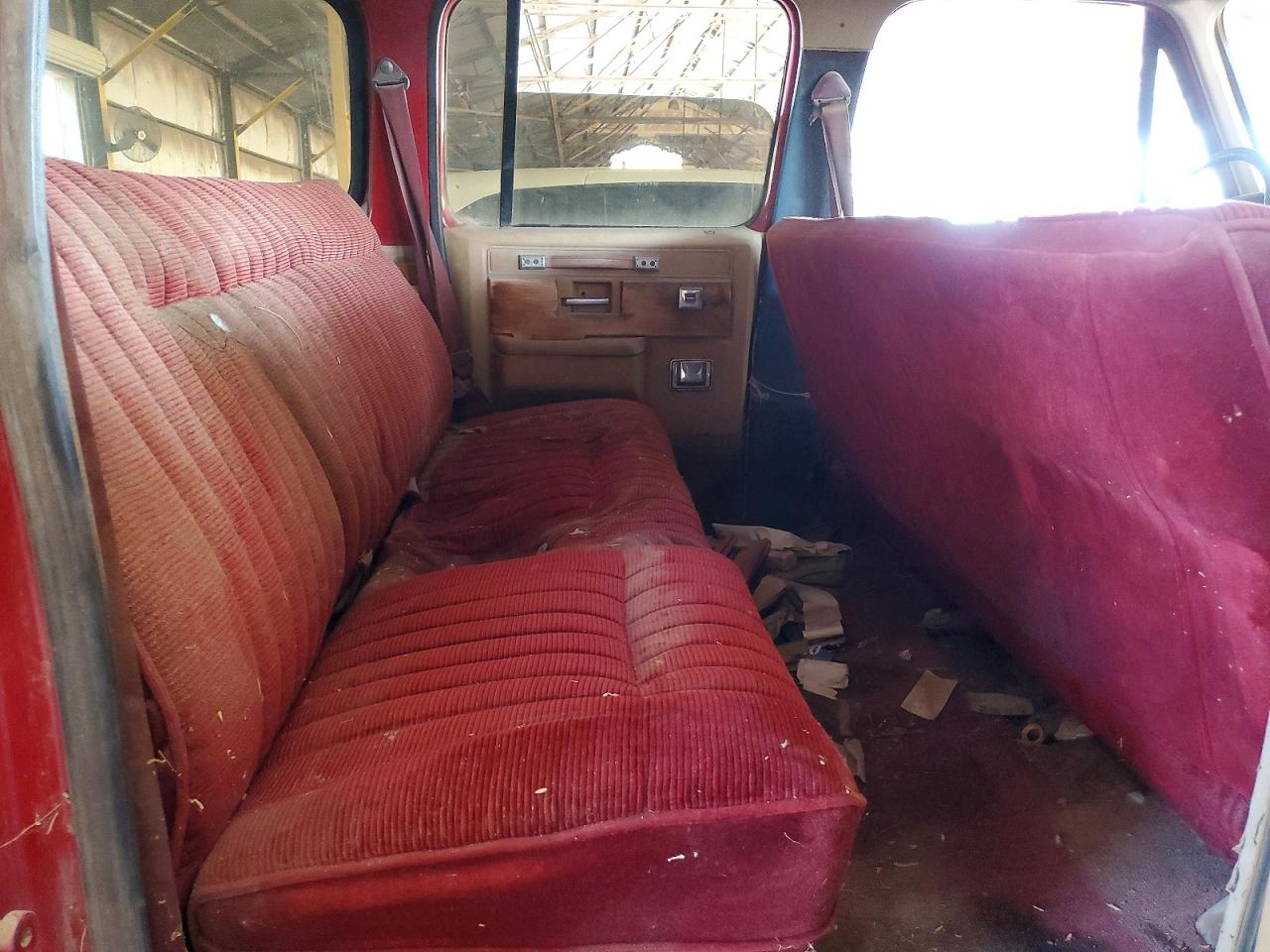1987 Chevrolet Suburban V10 Желто-коричневый vin: 1GCEV16K4HF115571