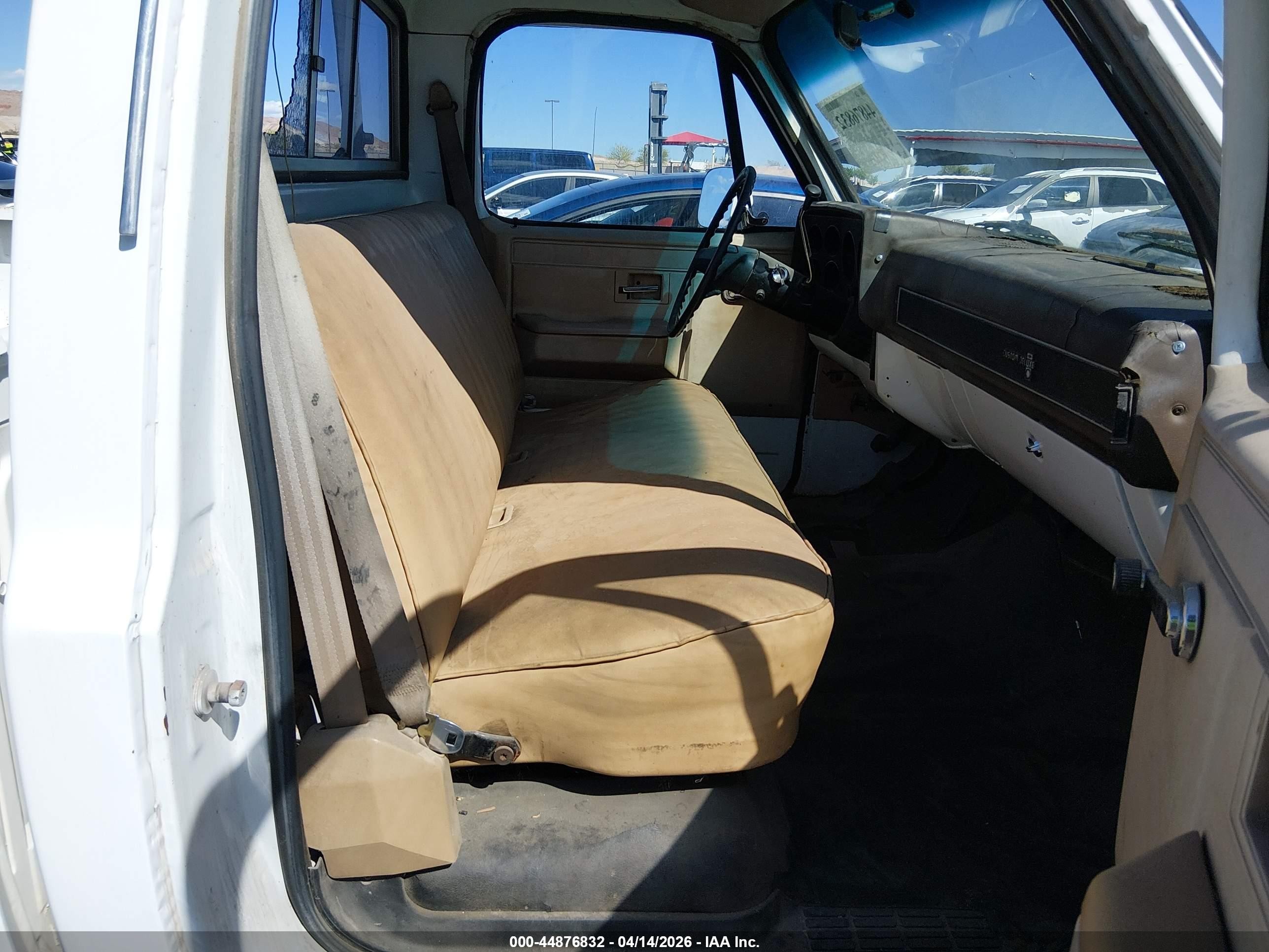 1985 Chevrolet C20   Белый vin: 1GCFC24H6FF446303
