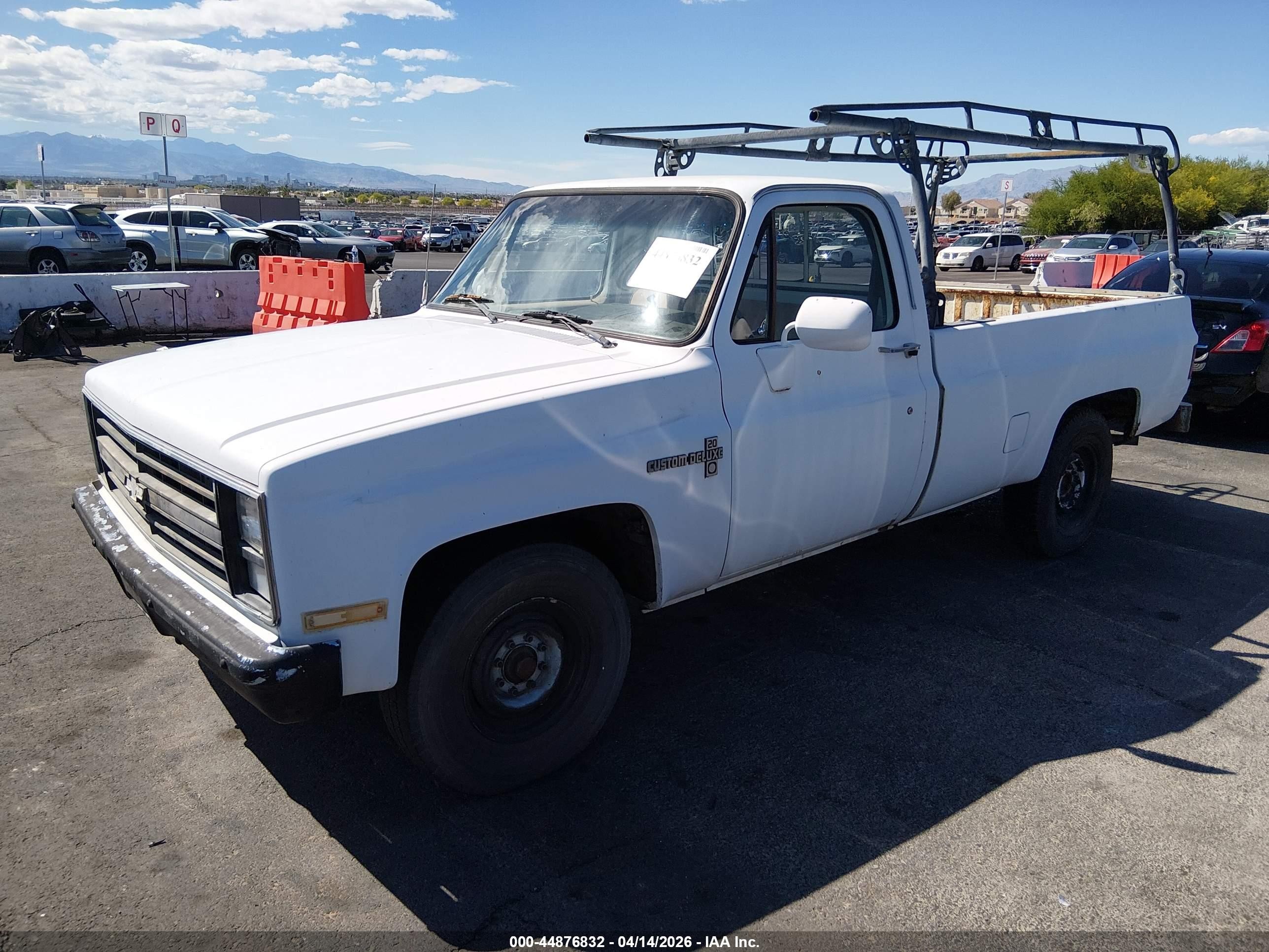1985 Chevrolet C20   Белый vin: 1GCFC24H6FF446303