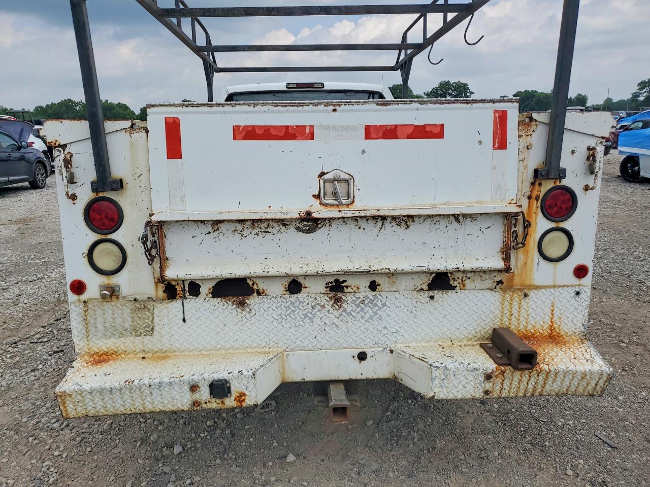 1995 Chev Silverado White vin: 1GCFC24H9SE283839