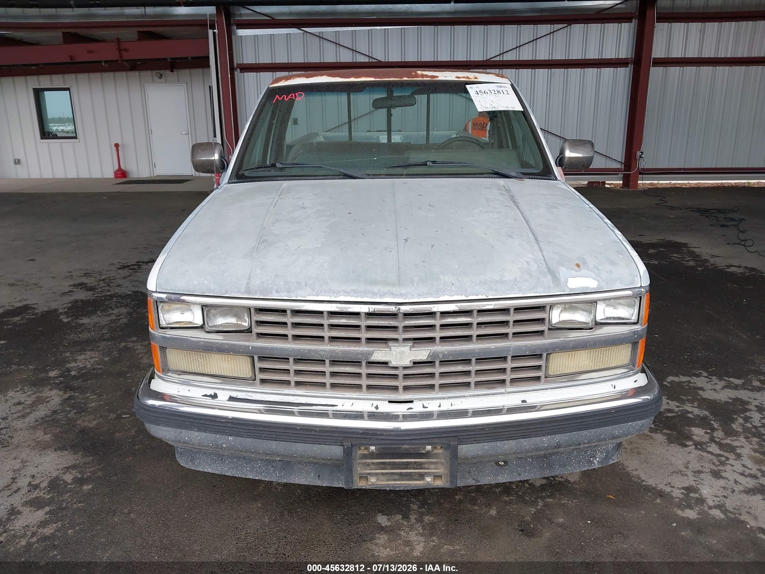 1989 Chevrolet Gmt-400 C2500 White vin: 1GCFC24K4KE122150