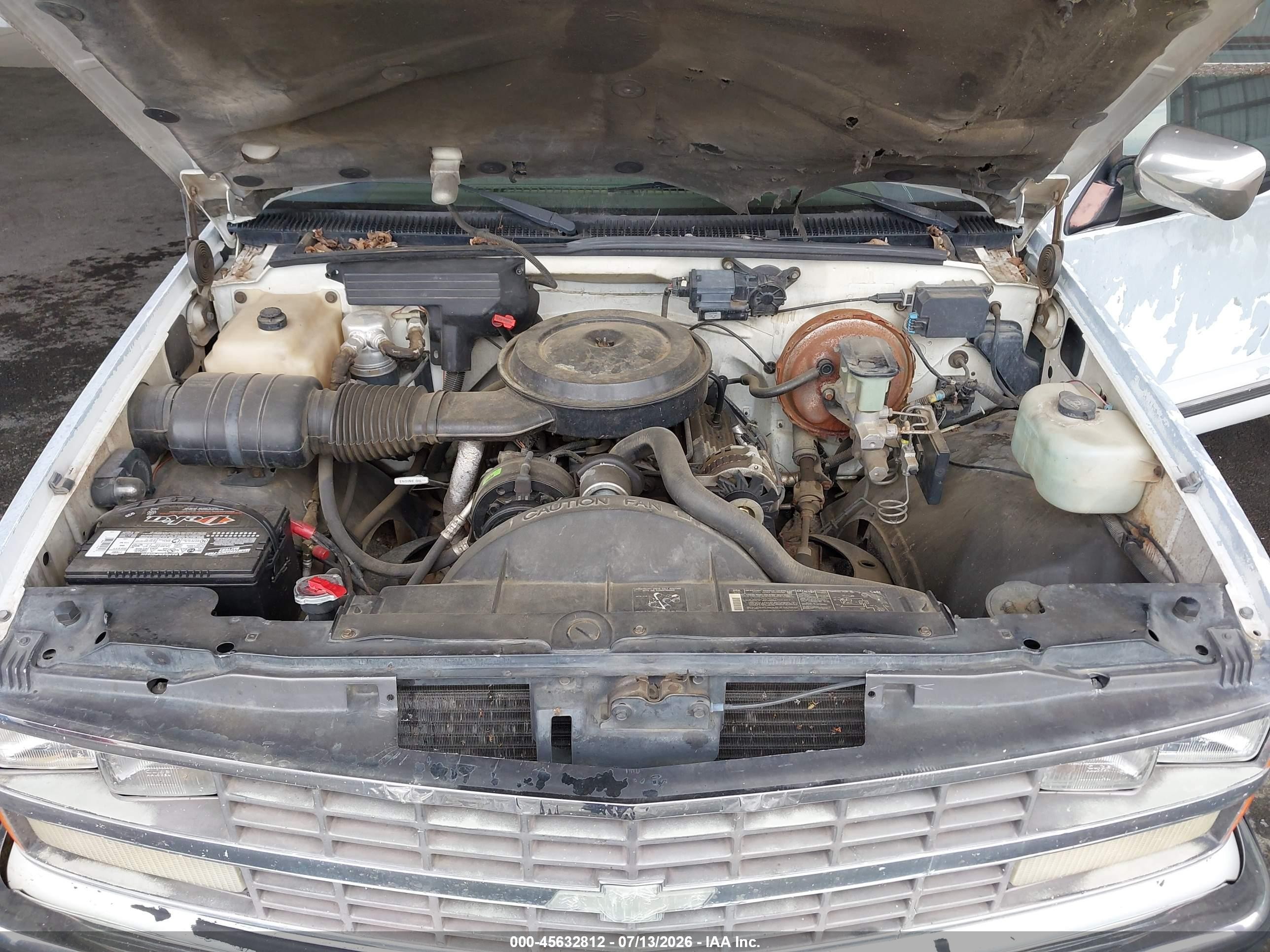 1989 Chevrolet Gmt-400 C2500 White vin: 1GCFC24K4KE122150