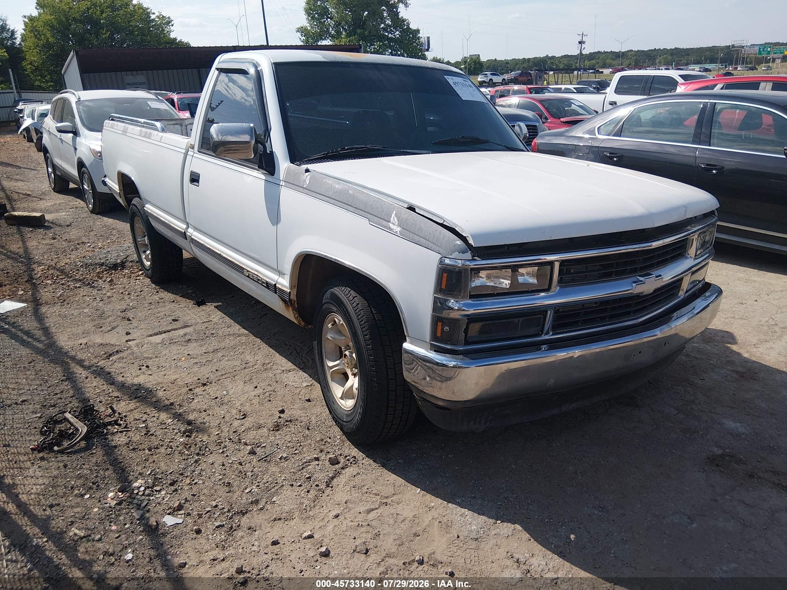 1994 Chevrolet Gmt-400 C2500 White vin: 1GCFC24K5RZ284047