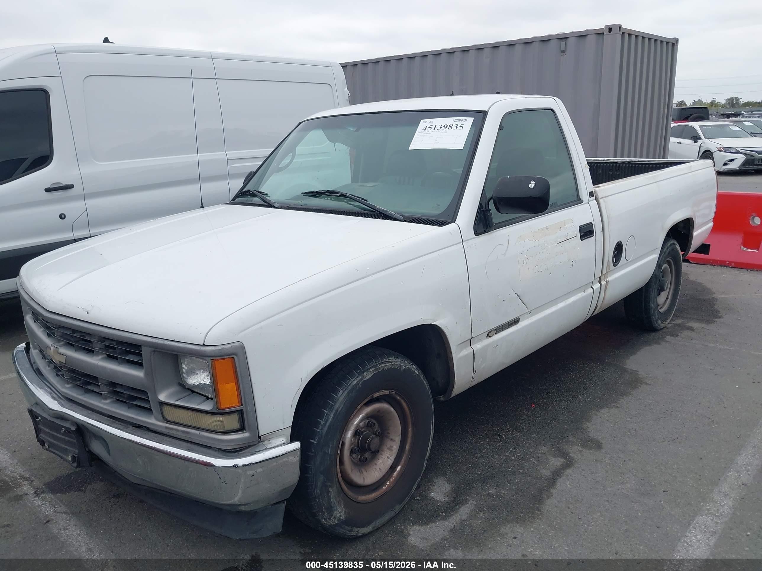 1995 Chevrolet Gmt-400 C2500 White vin: 1GCFC24K6SZ268302