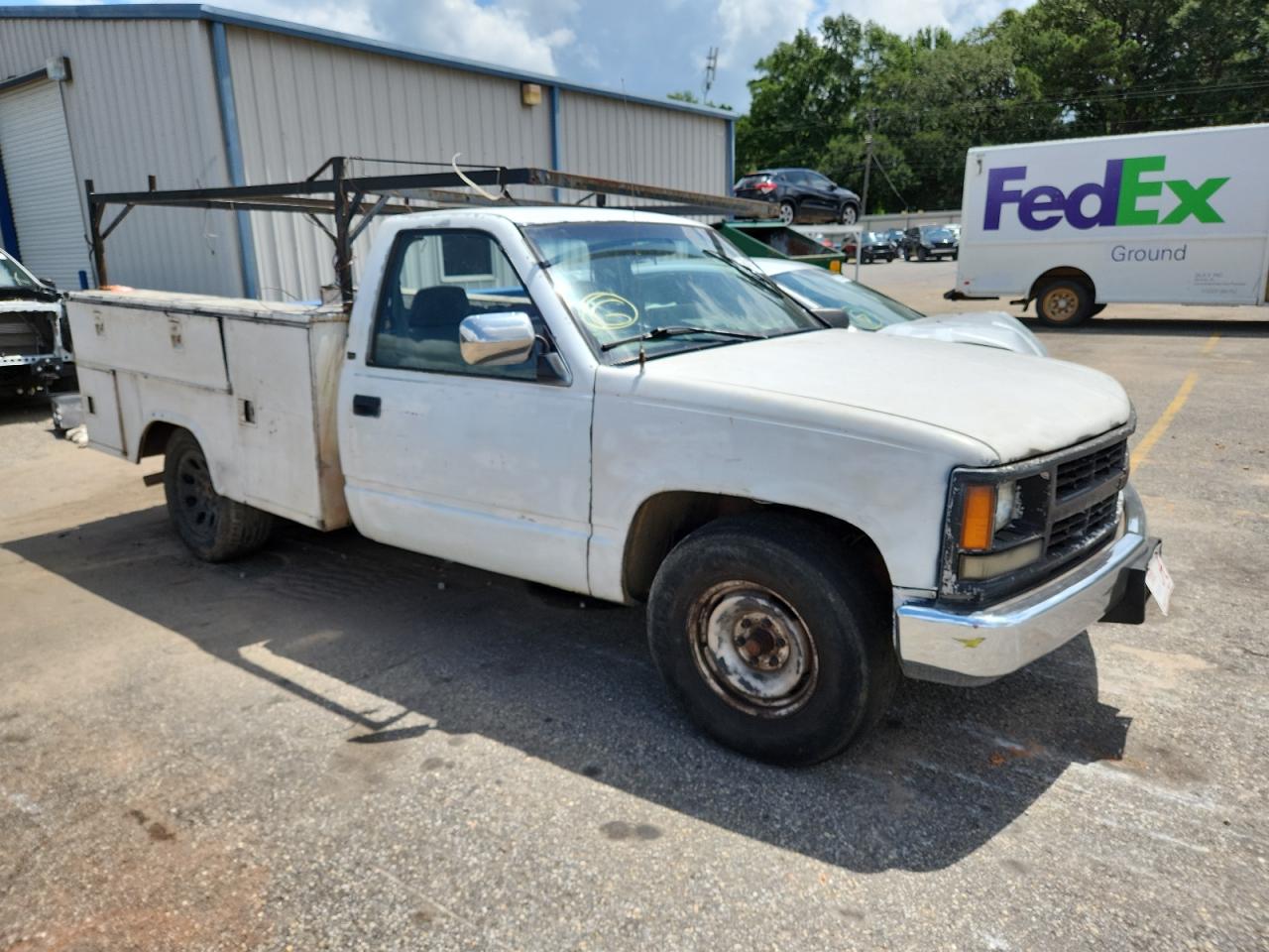 1998 Chevrolet Gmt-400 C2500 White vin: 1GCFC24M2WZ196442