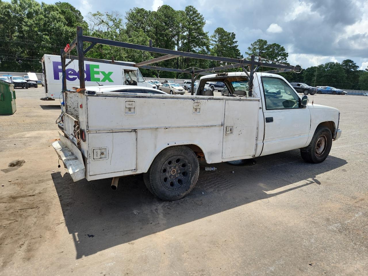 1998 Chevrolet Gmt-400 C2500 White vin: 1GCFC24M2WZ196442