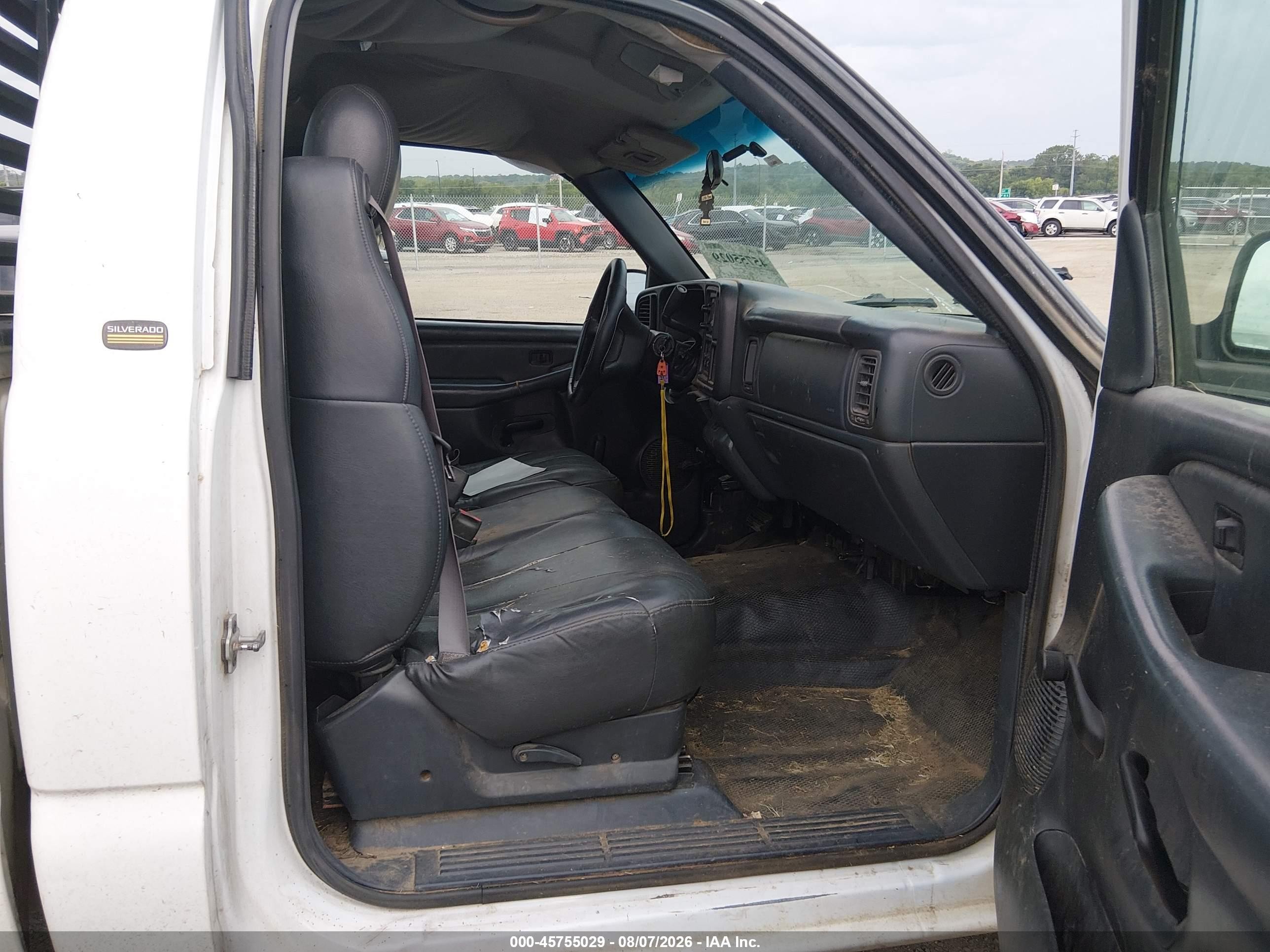2000 Chevrolet Silverado 2500   Белый vin: 1GCFC24T7YZ263126