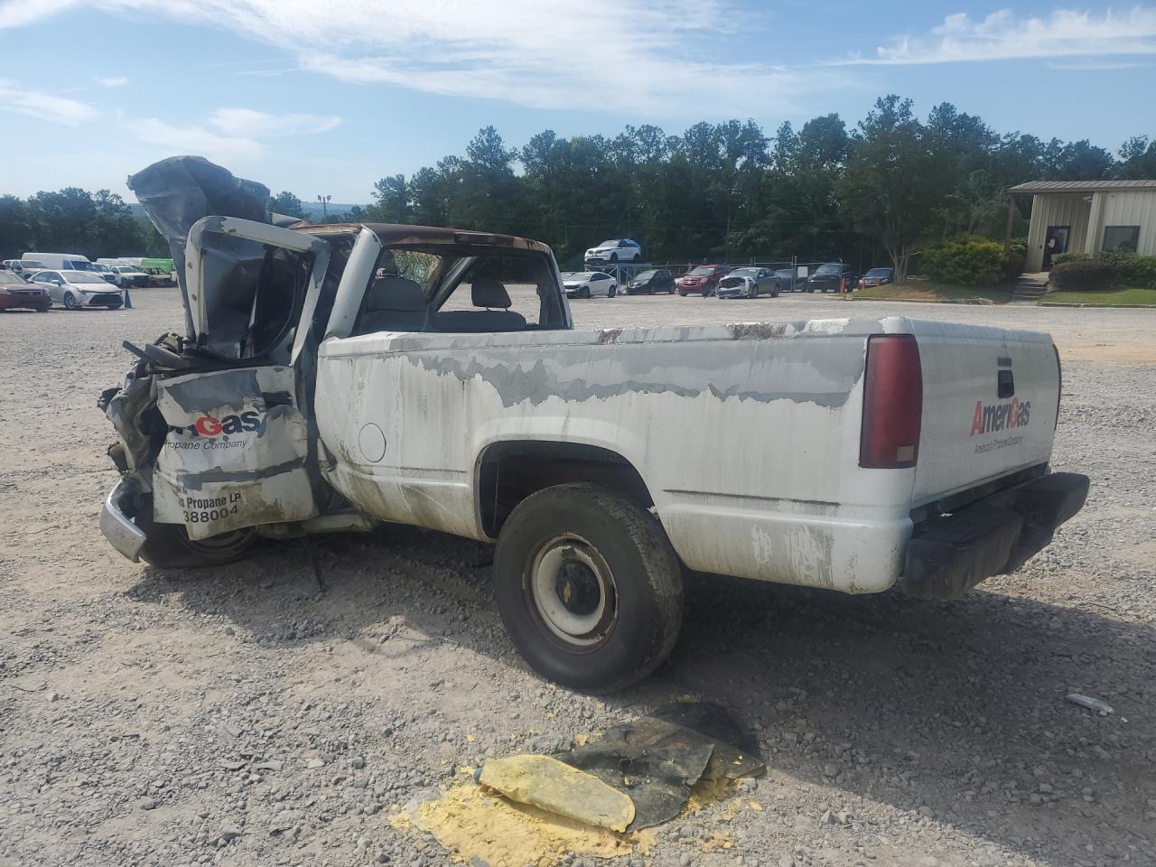 1995 Chevrolet Gmt-400 C2500 White vin: 1GCFC24Z8SZ112923 Damage: Left Bed Side, Peeling, > 12 Inches