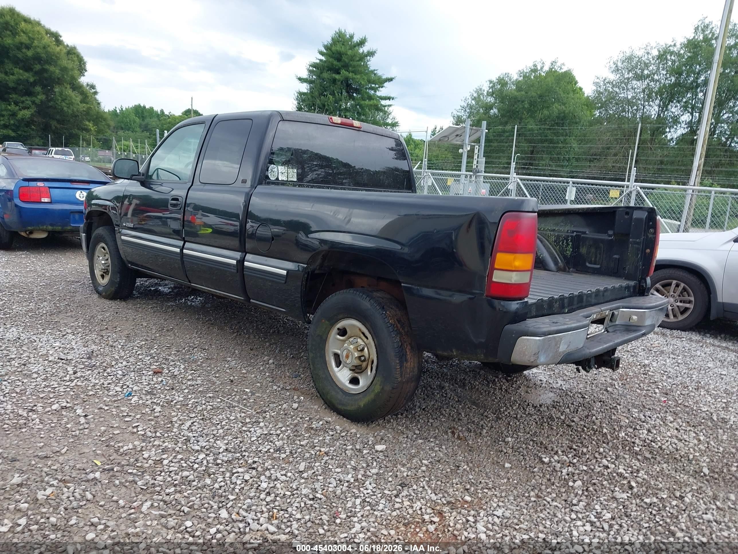 2000 Chevrolet Silverado 2500 Ls Черный vin: 1GCFC29T6YZ135999