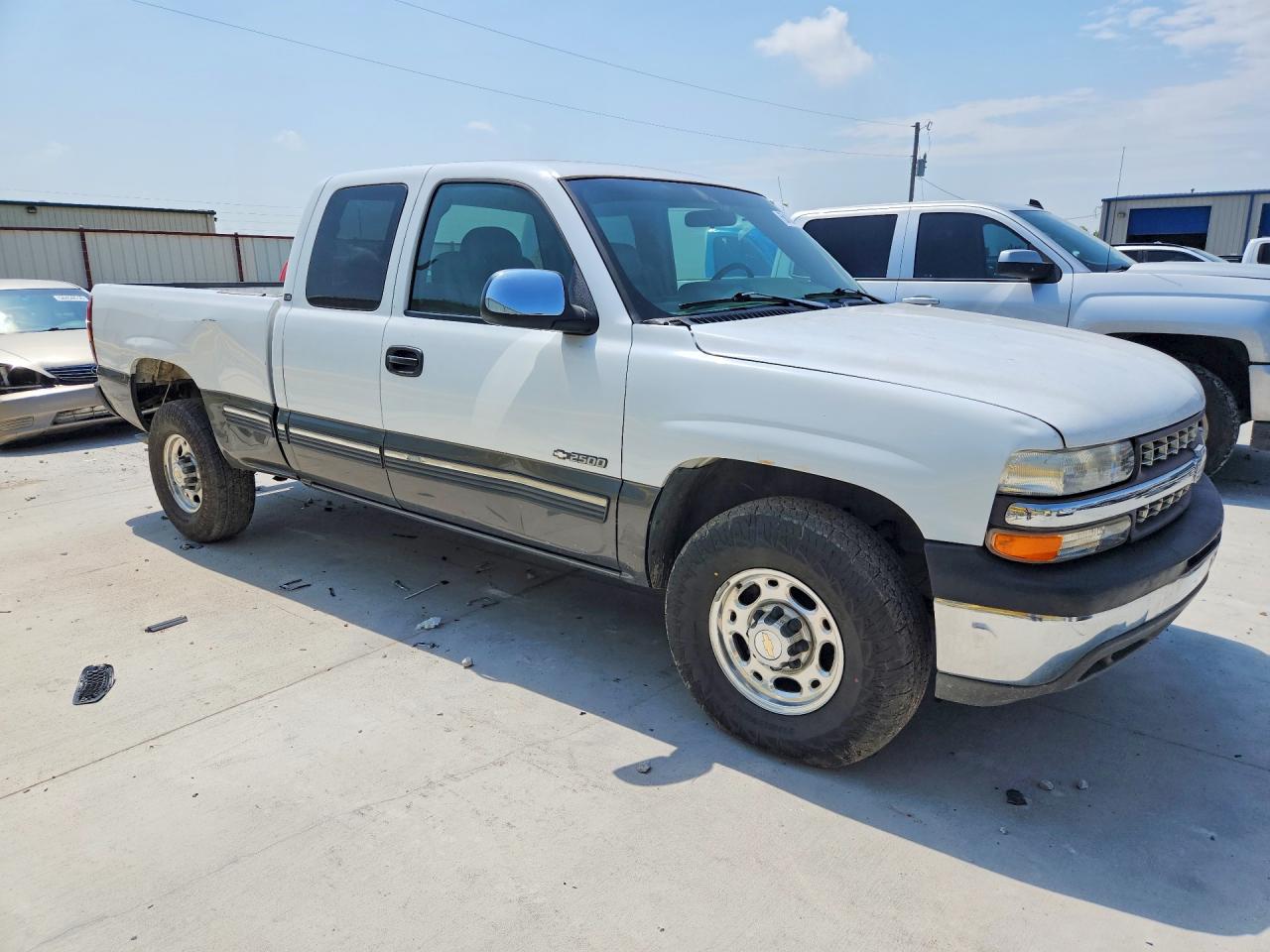 1999 Chevrolet Silverado C2500 White vin: 1GCFC29U5XZ179936