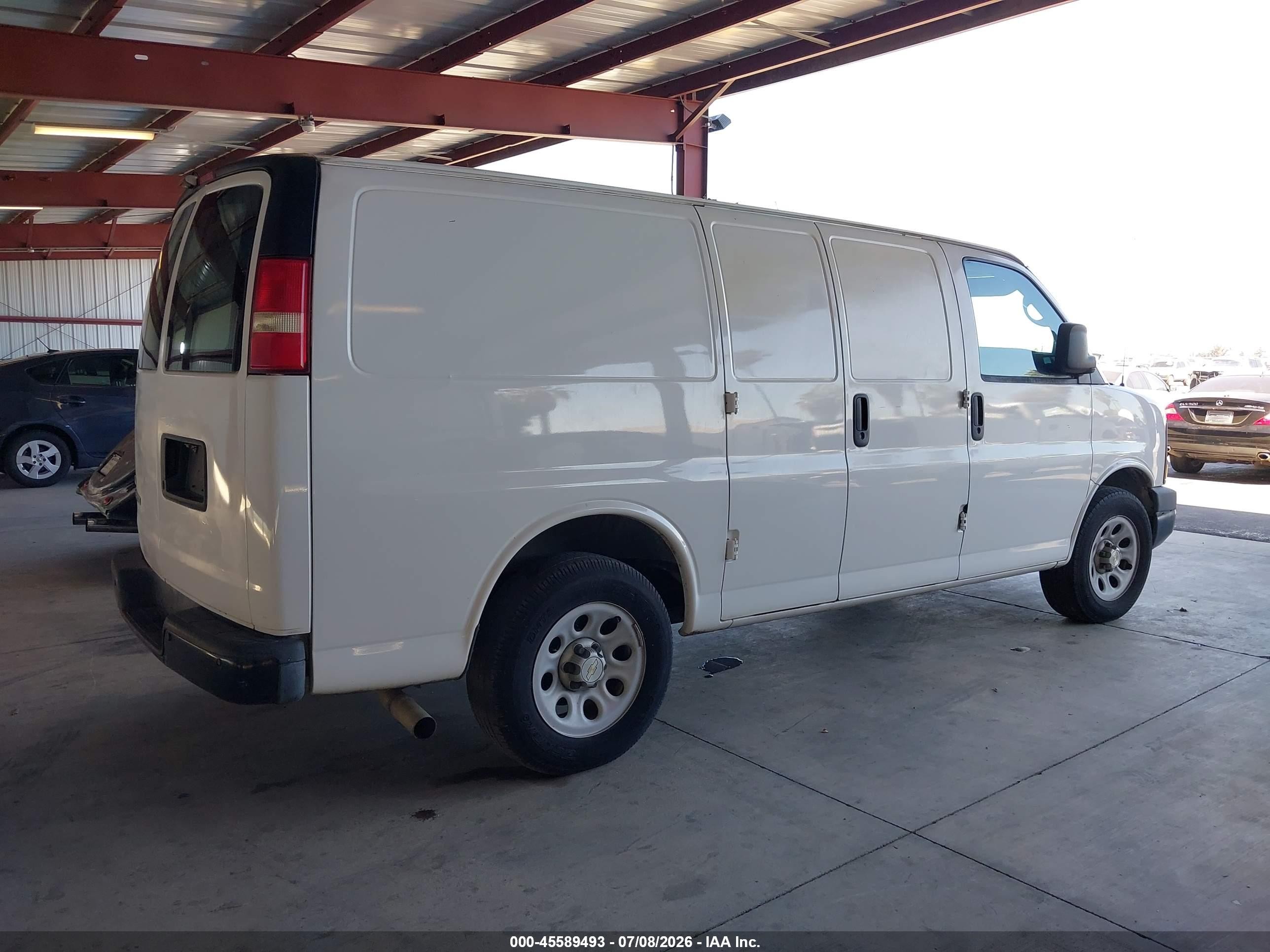 2009 Chevrolet Express Work Van White vin: 1GCFG154091160751
