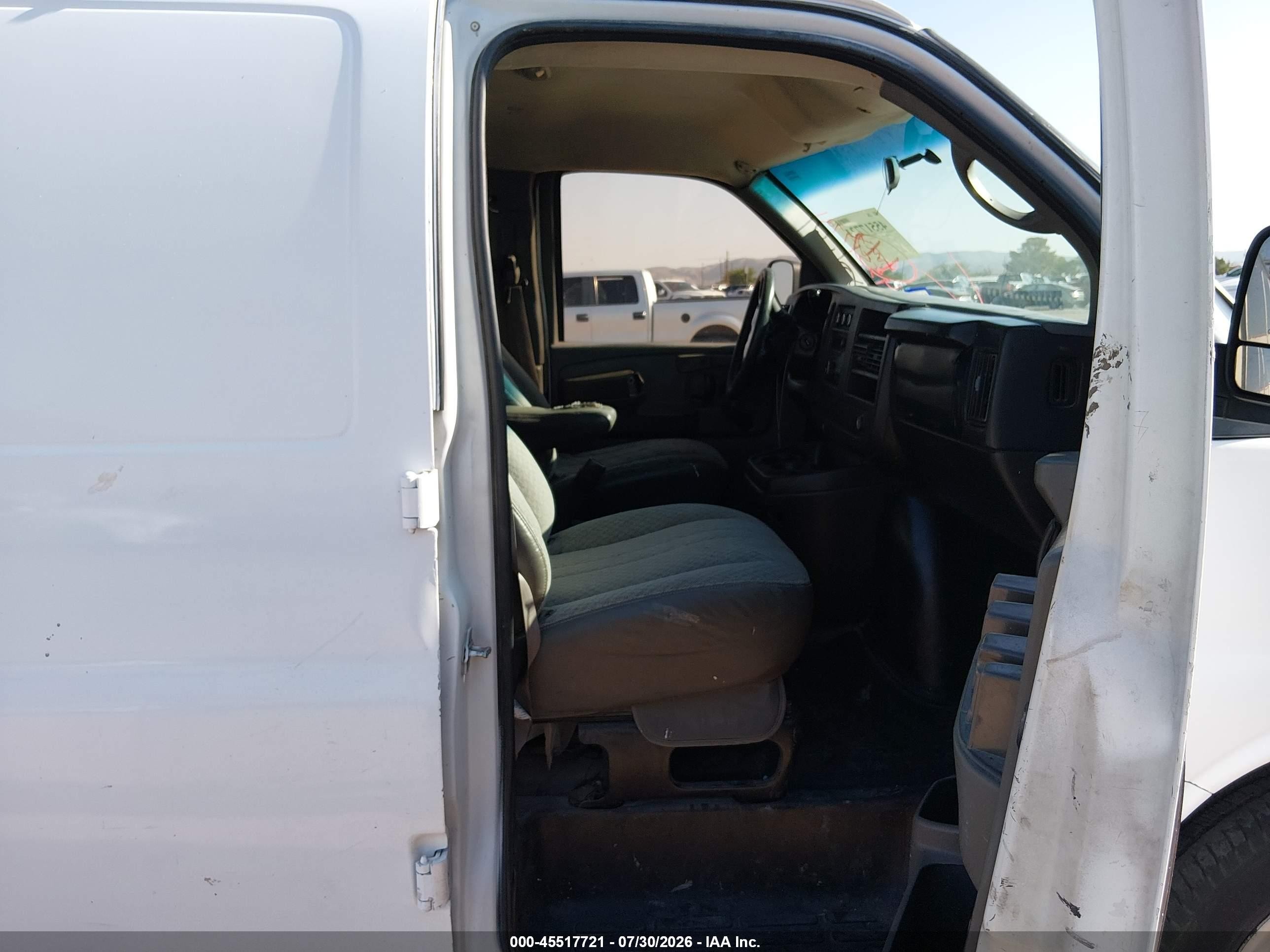 2008 Chevrolet Express Work Van White vin: 1GCFG154681188259