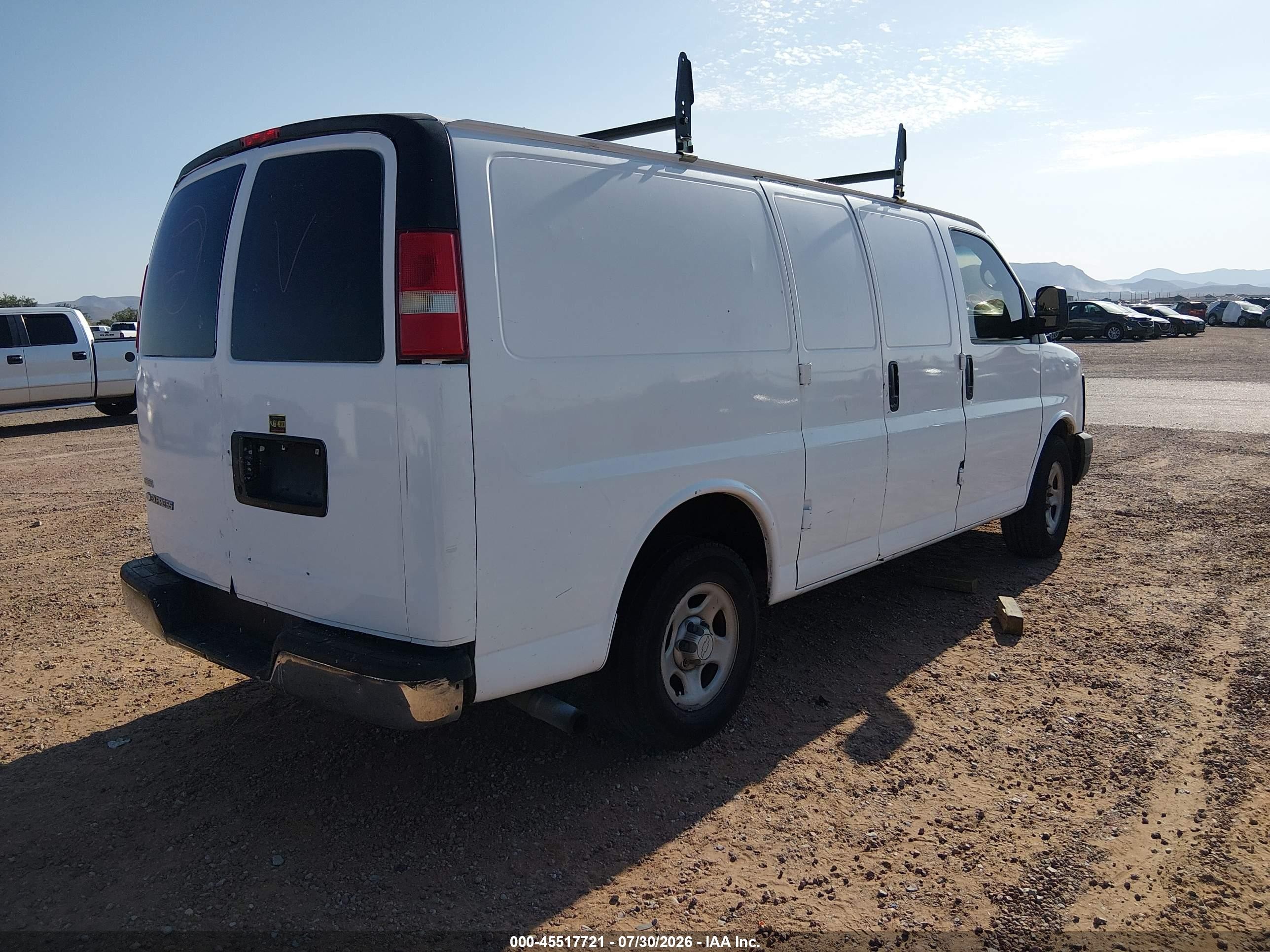 2008 Chevrolet Express Work Van White vin: 1GCFG154681188259