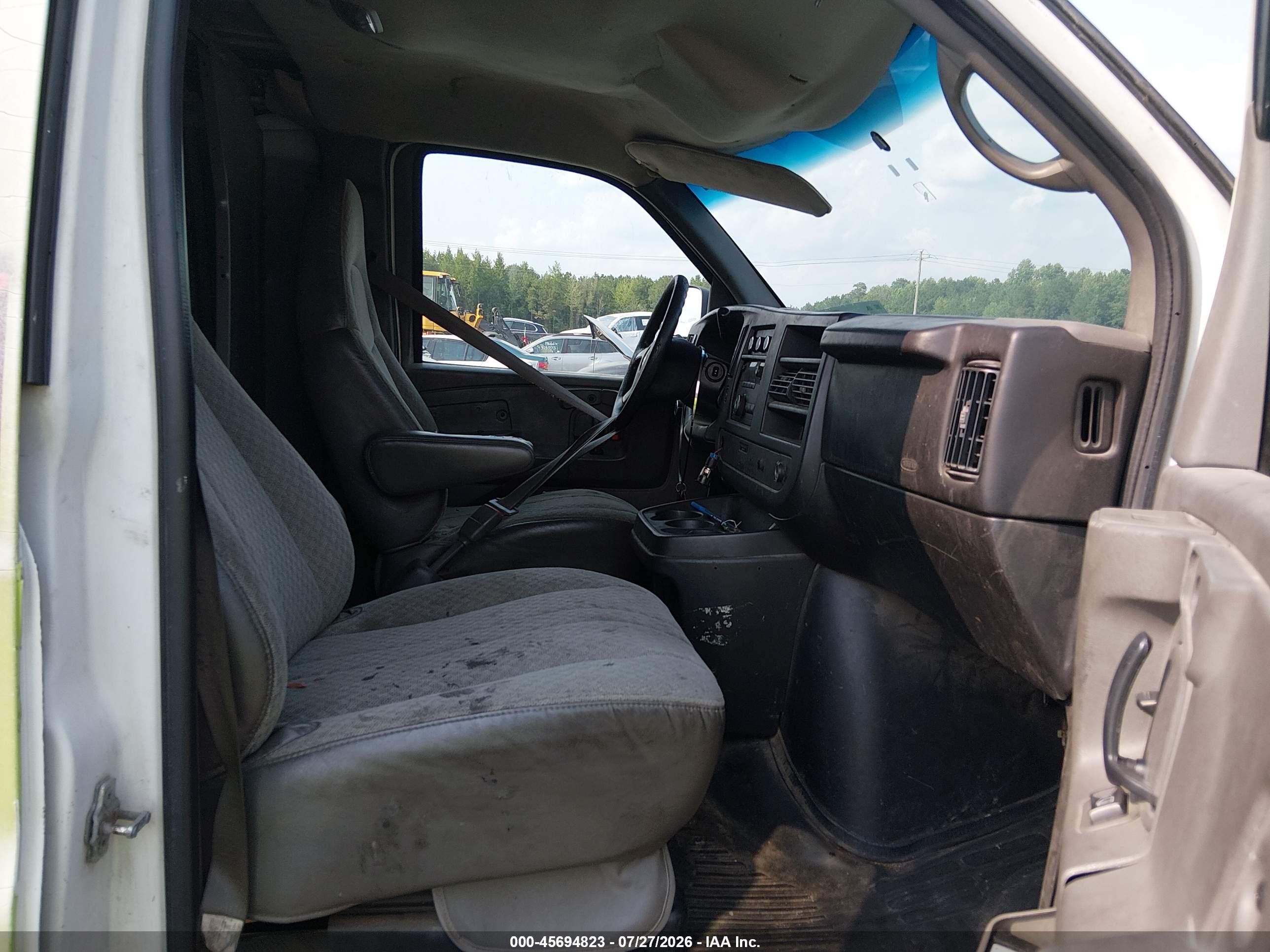 2009 Chevrolet Express Work Van White vin: 1GCFG154791157099