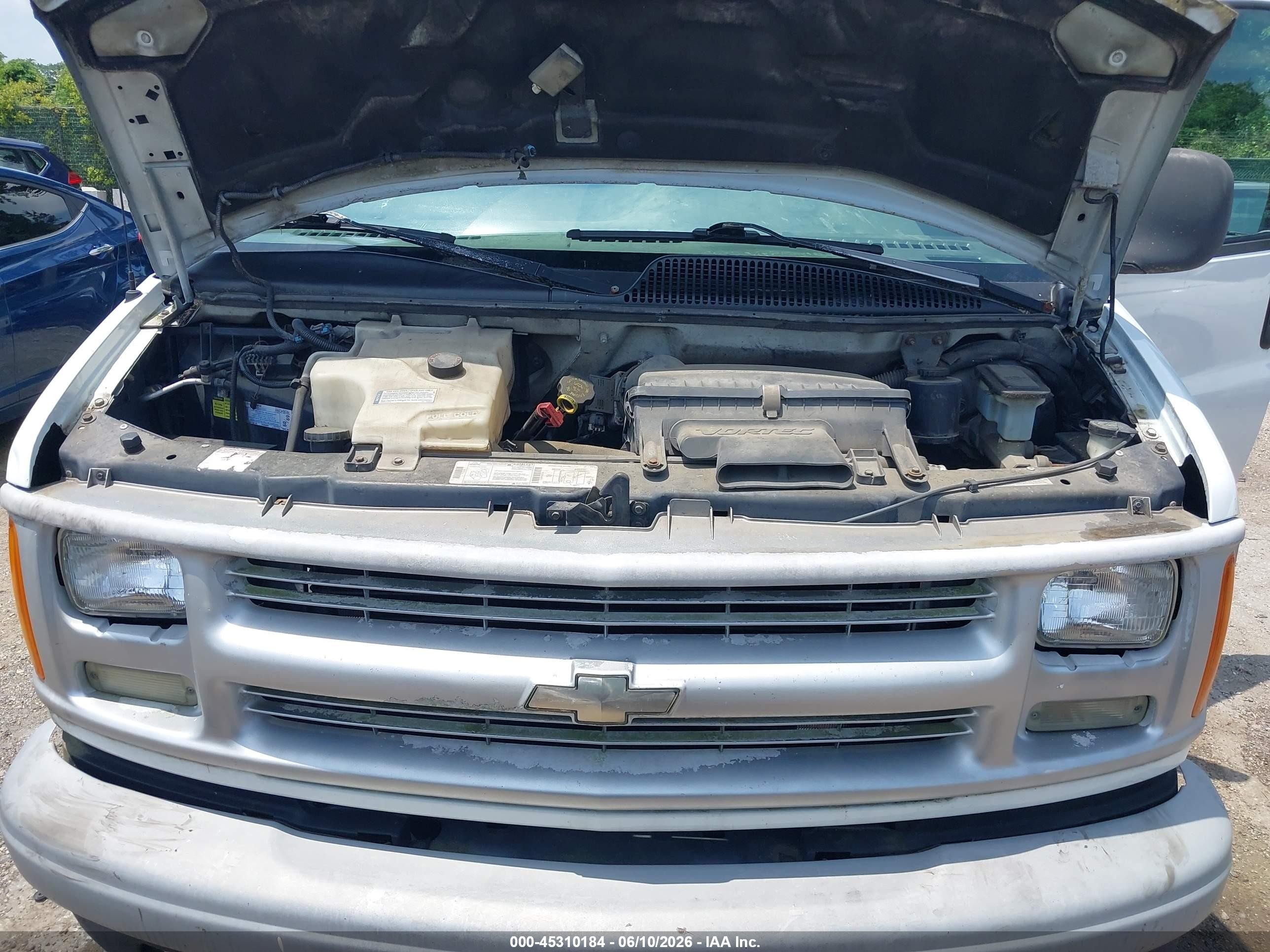 1996 Chevrolet G10   Белый vin: 1GCFG15M0T1038270