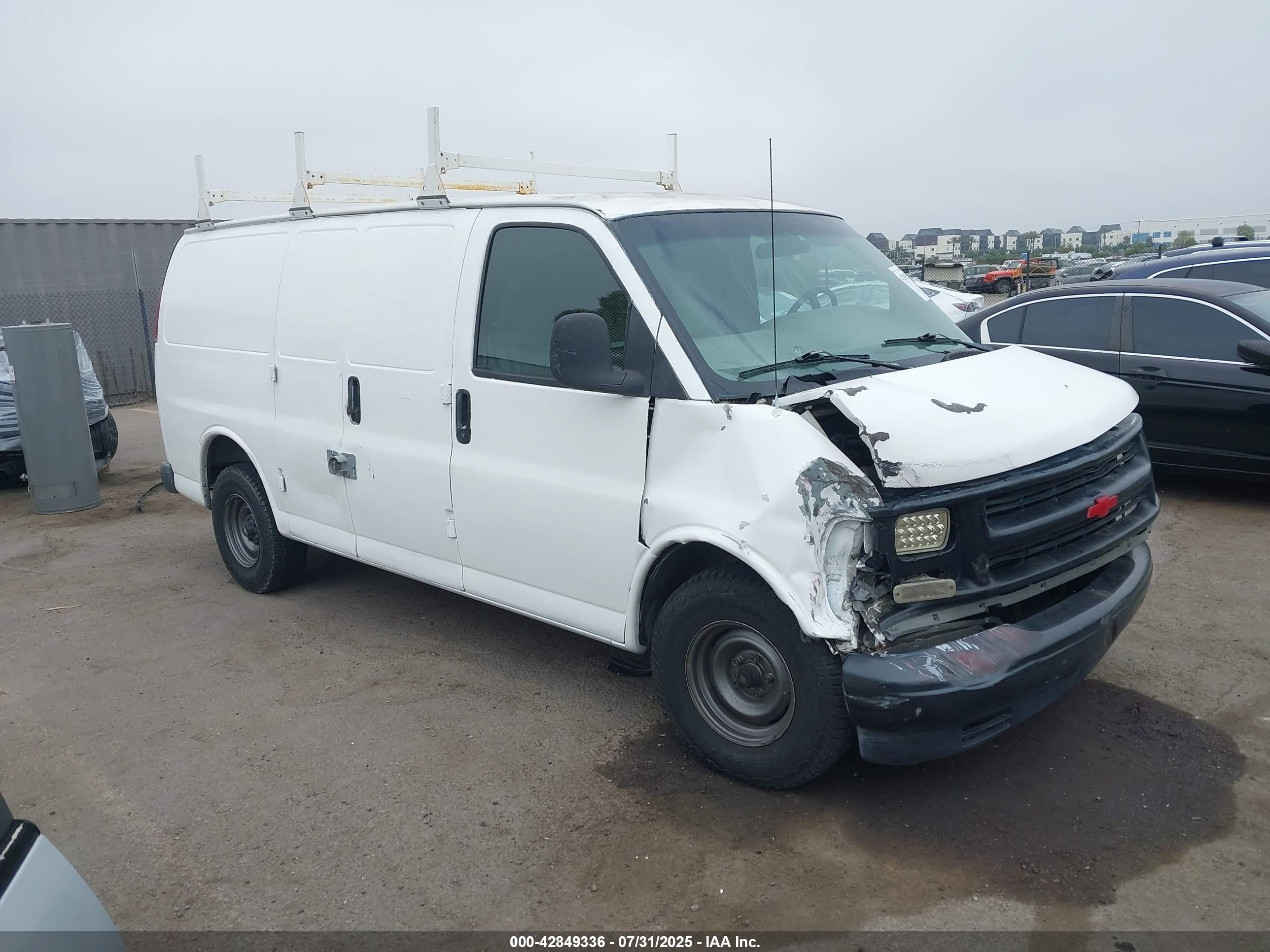 2000 Chevrolet Express   White vin: 1GCFG15M2Y1258520