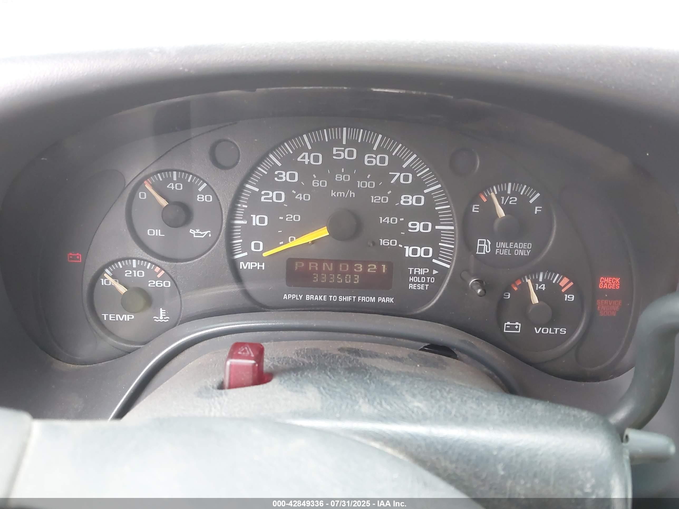 2000 Chevrolet Express   White vin: 1GCFG15M2Y1258520