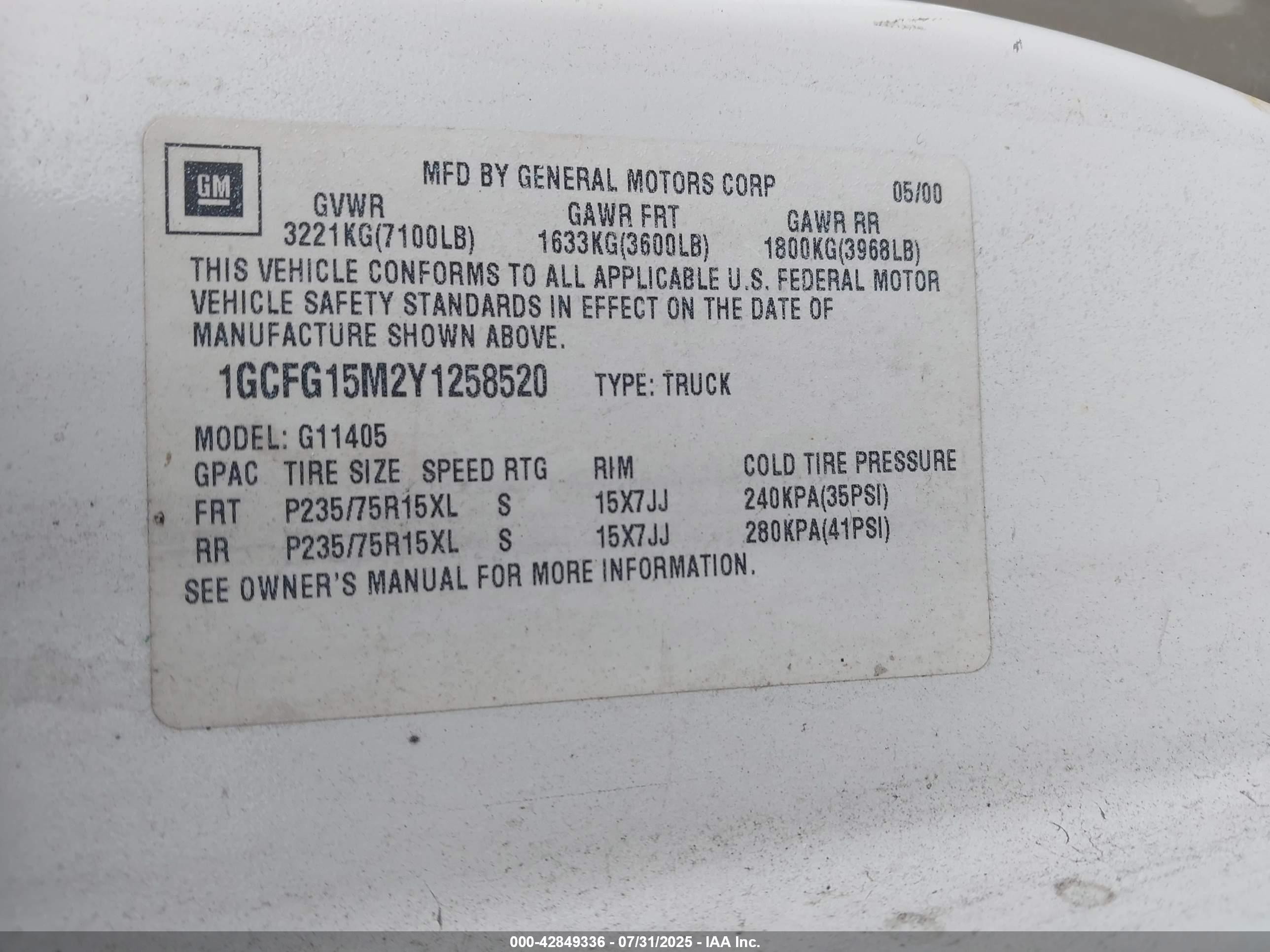 2000 Chevrolet Express   White vin: 1GCFG15M2Y1258520