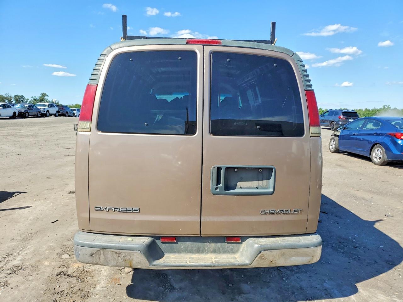 2002 Chevrolet Express G1500 Tan vin: 1GCFG15R021194402