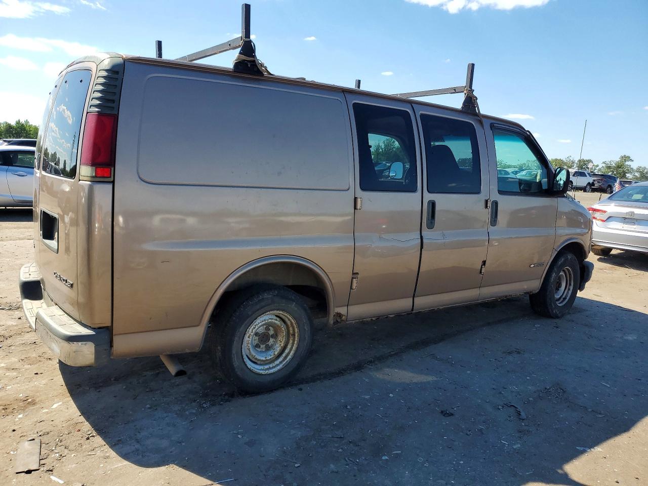 2002 Chevrolet Express G1500 Tan vin: 1GCFG15R021194402