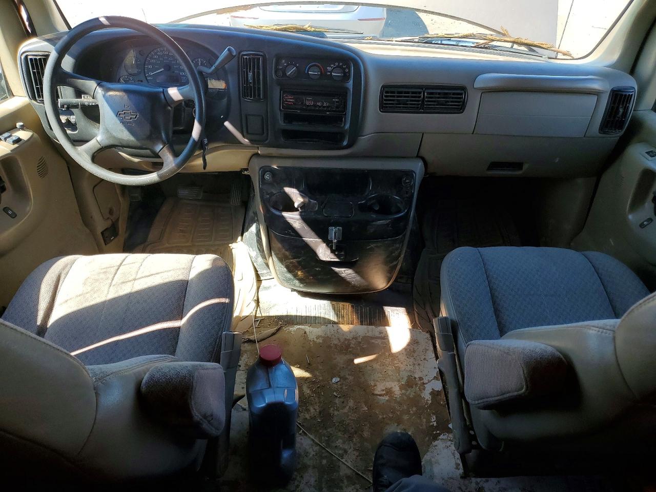 2002 Chevrolet Express G1500 Tan vin: 1GCFG15R021194402