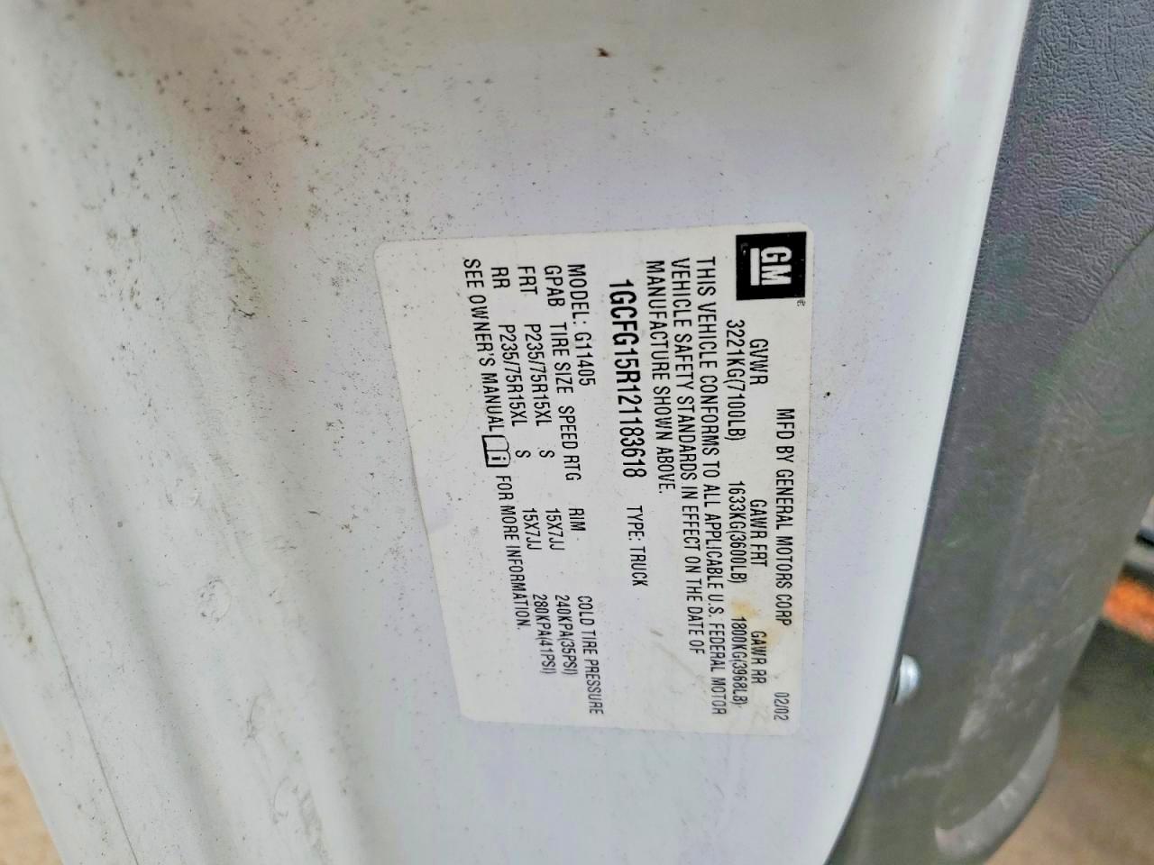 2002 Chevrolet Express White vin: 1GCFG15R121183618