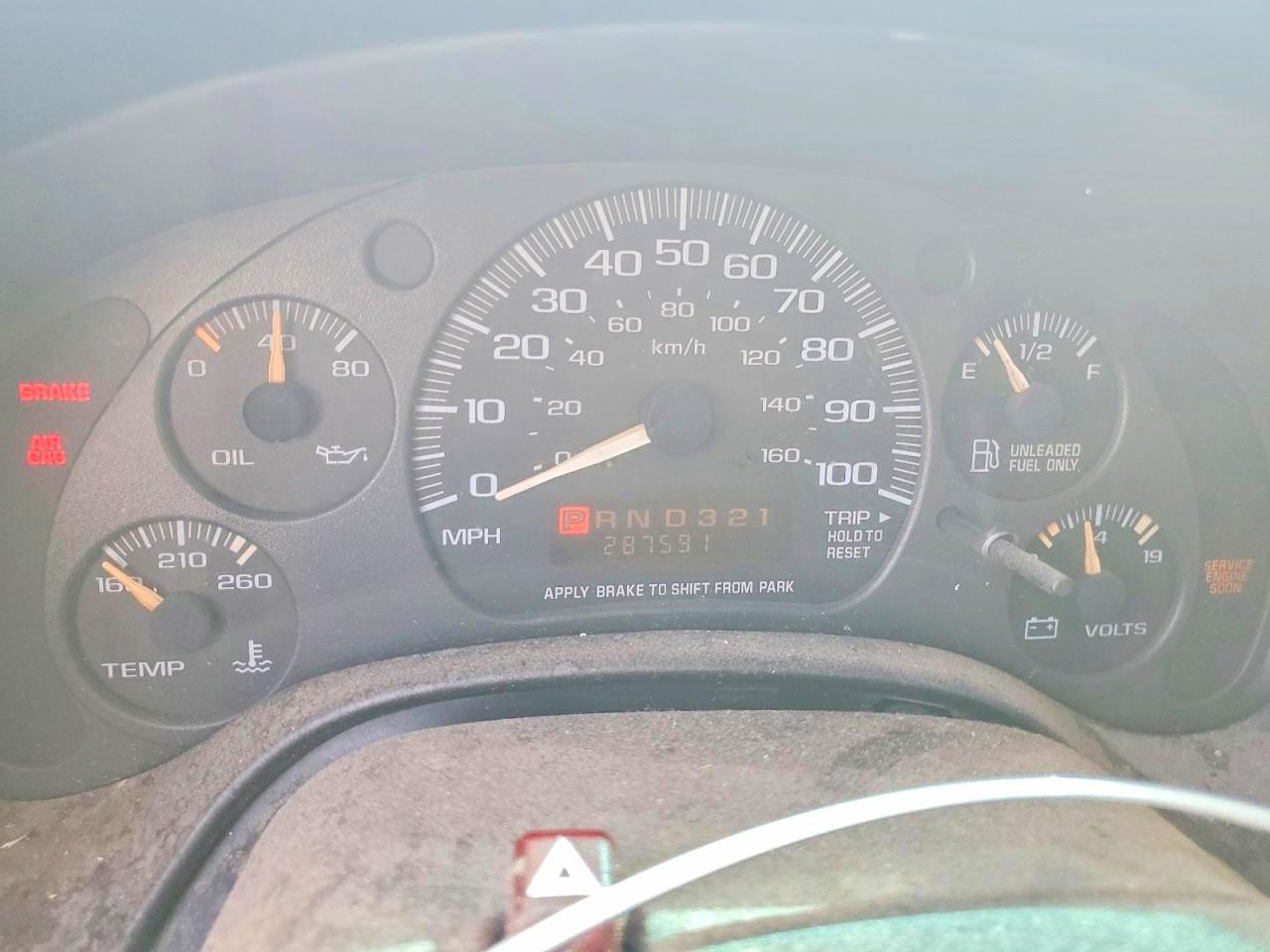 2002 Chevrolet Express White vin: 1GCFG15R121183618
