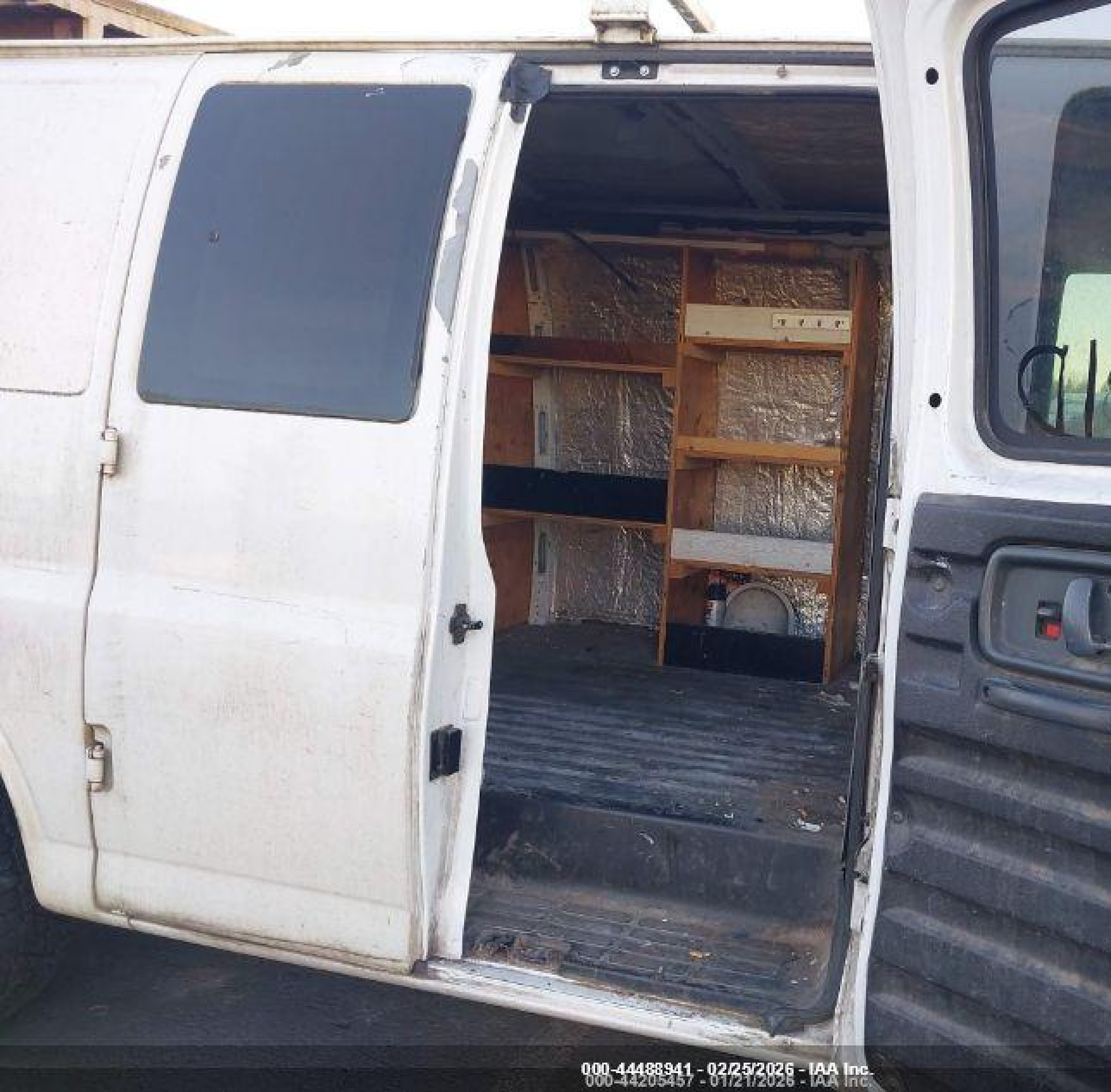 1999 Chevrolet Express   White vin: 1GCFG15R6X1082050