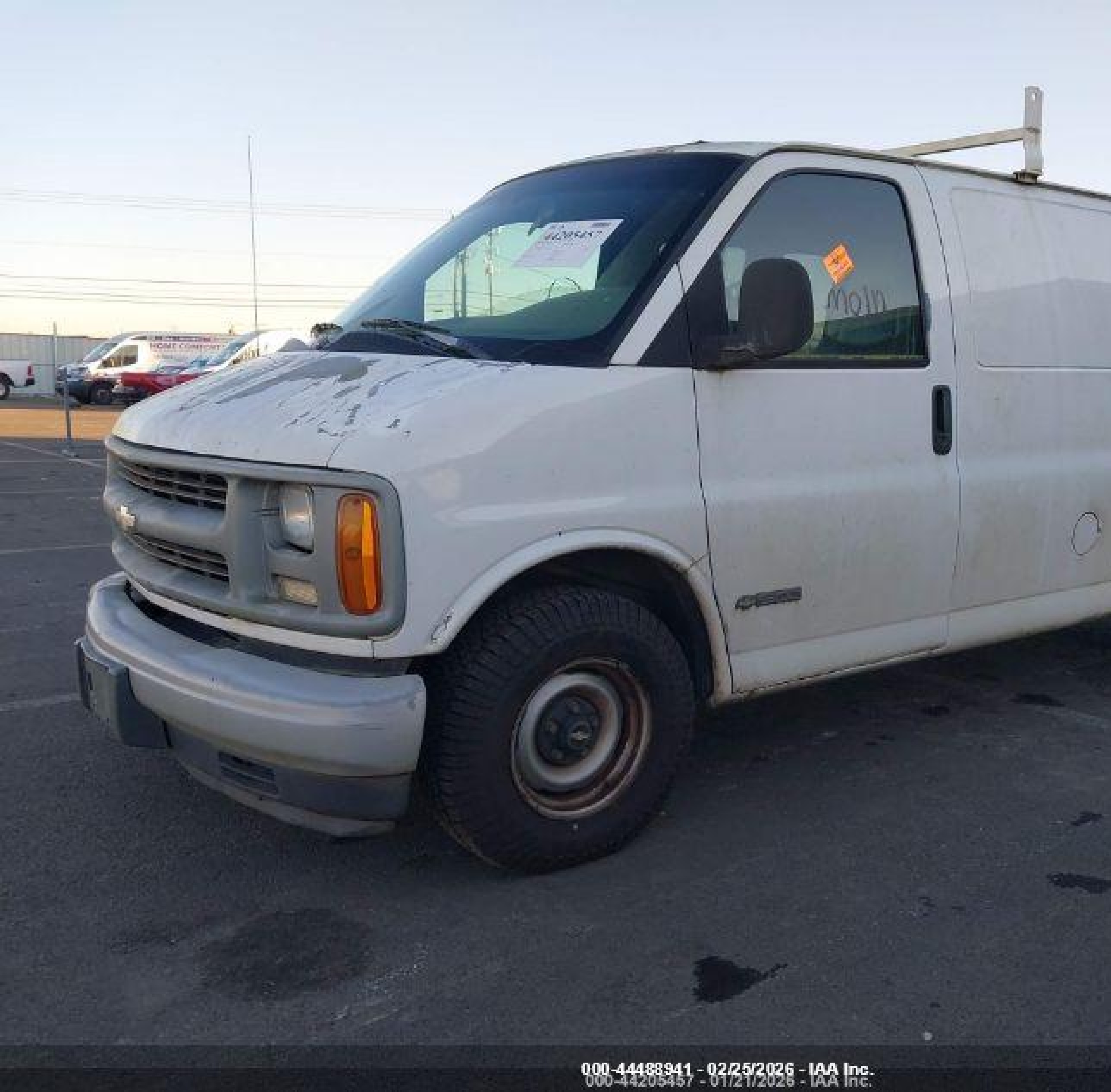 1999 Chevrolet Express   White vin: 1GCFG15R6X1082050