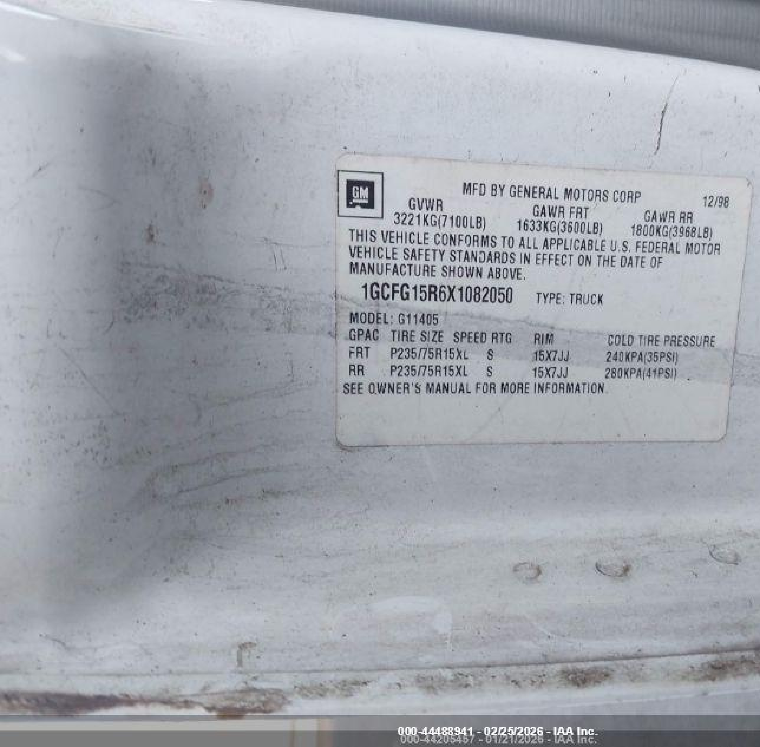 1999 Chevrolet Express   White vin: 1GCFG15R6X1082050