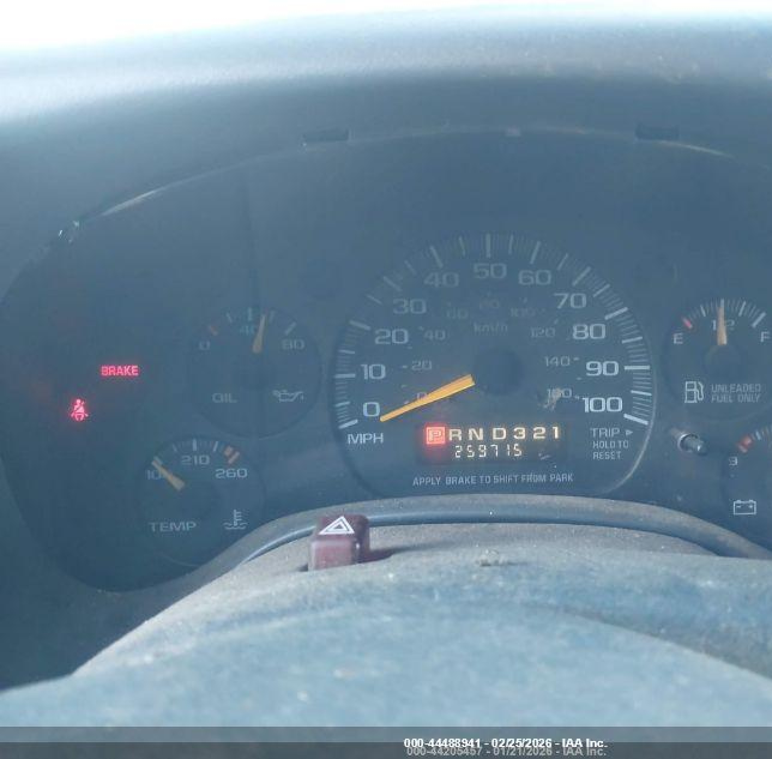 1999 Chevrolet Express   White vin: 1GCFG15R6X1082050
