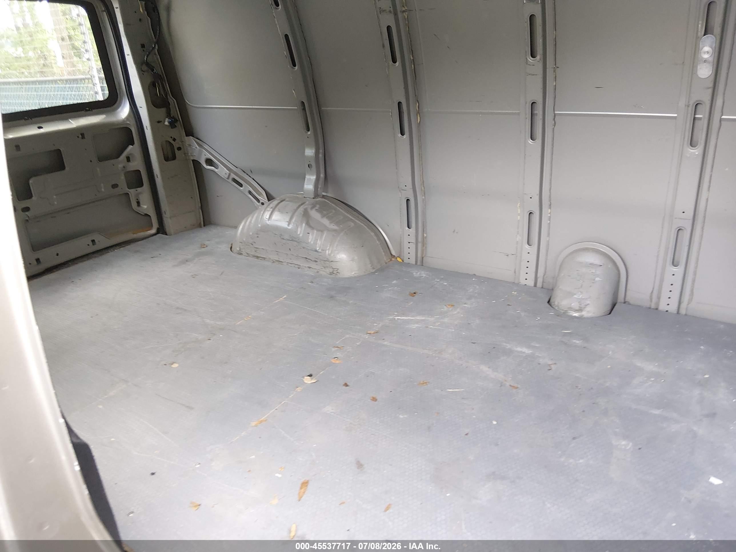 2004 Chevrolet Express   Tan vin: 1GCFG15T341212762