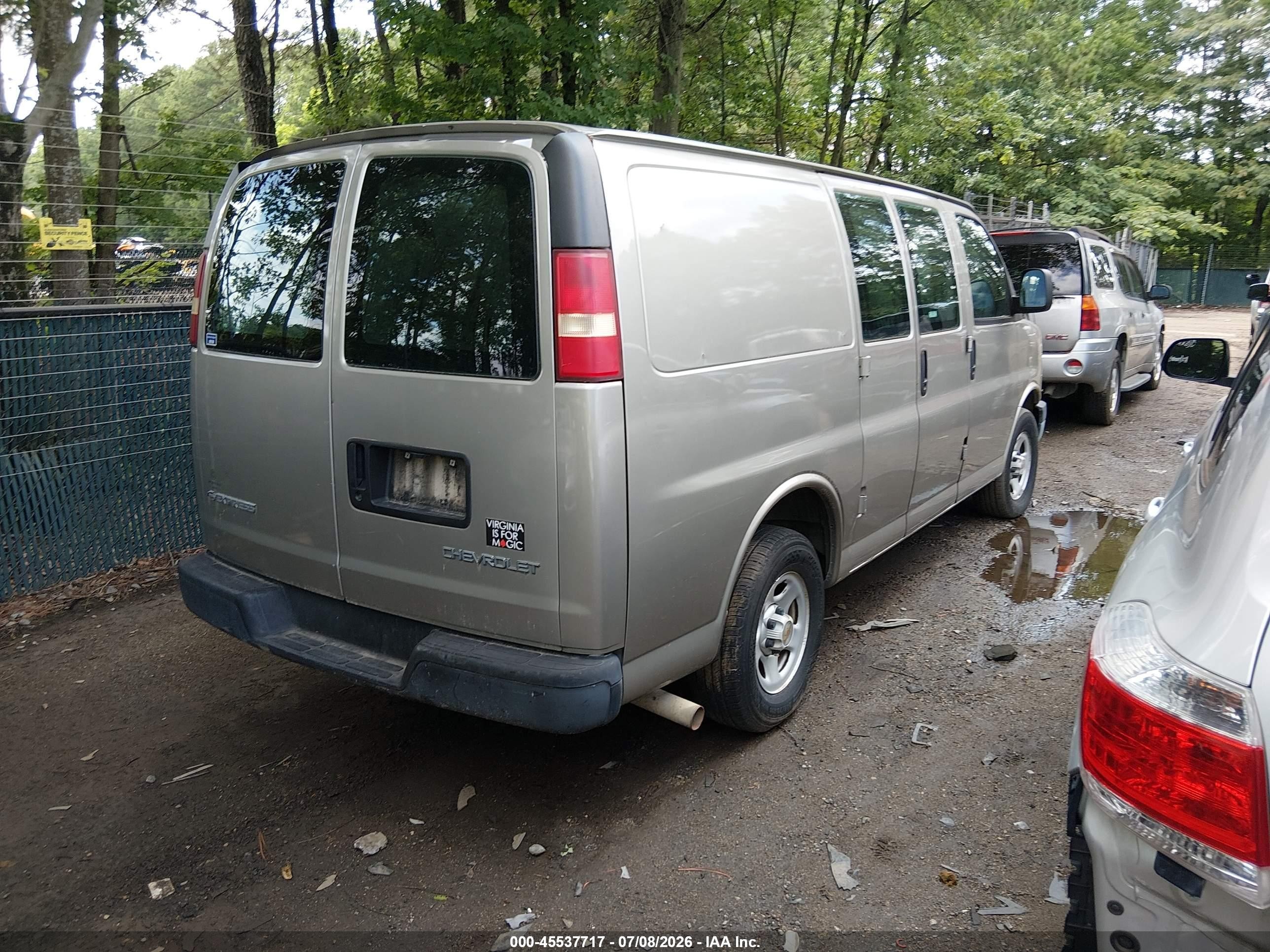 2004 Chevrolet Express   Tan vin: 1GCFG15T341212762