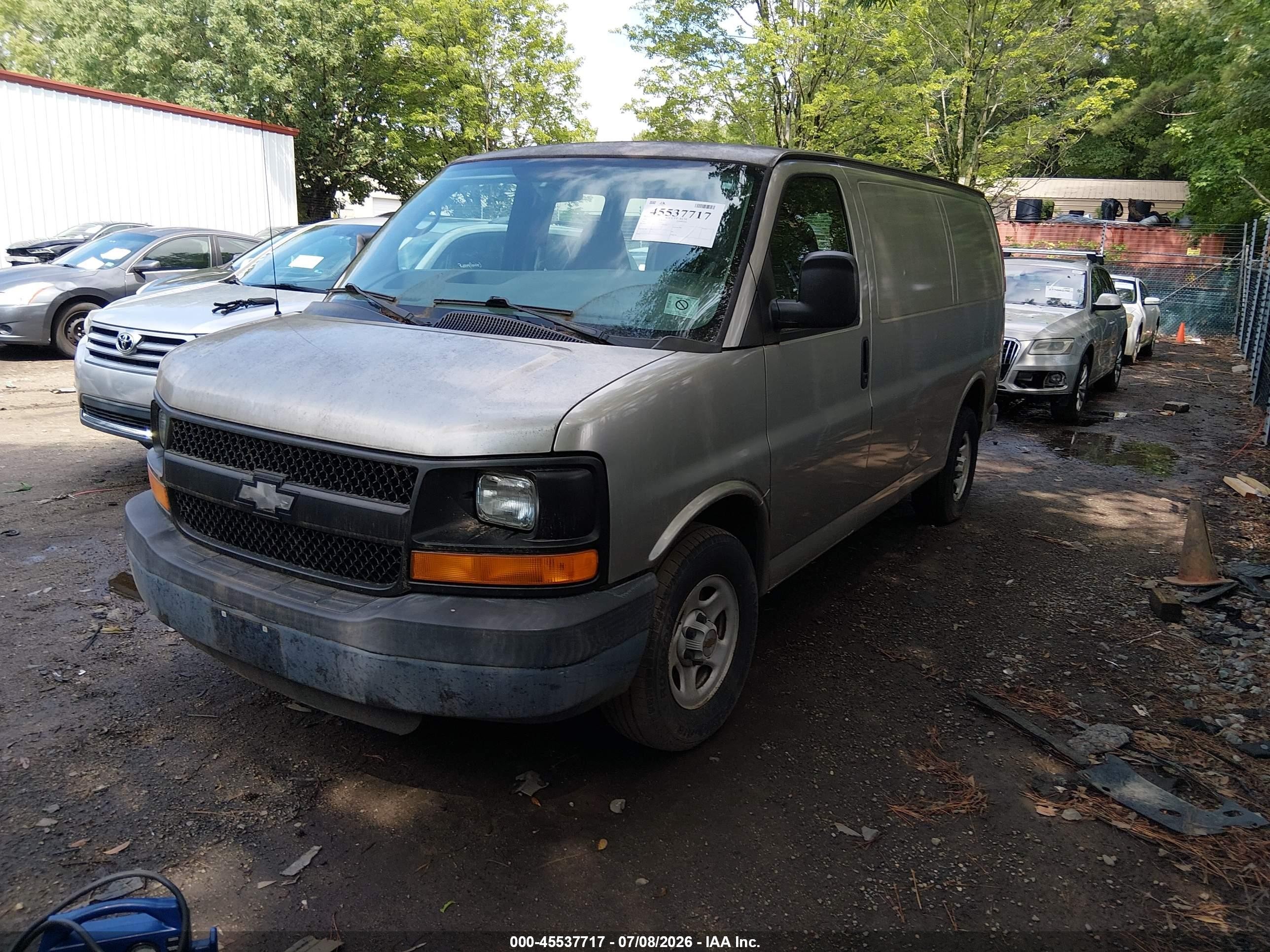 2004 Chevrolet Express   Tan vin: 1GCFG15T341212762