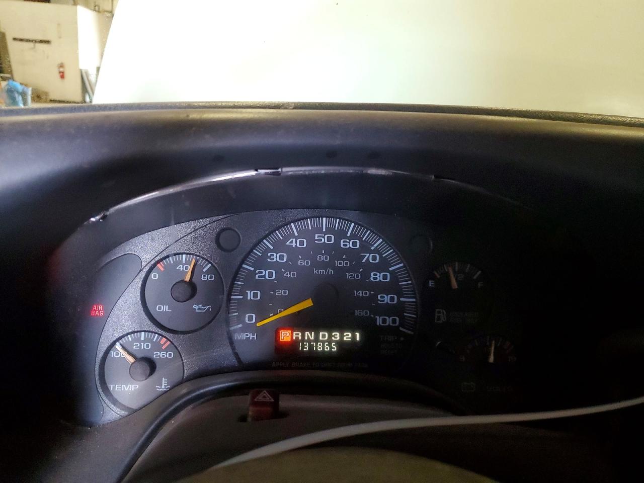 1999 Chevrolet Express G1500 White vin: 1GCFG15W6X1098514