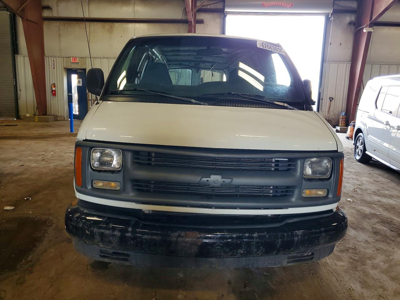 1999 Chevrolet Express G1500 White vin: 1GCFG15W6X1098514