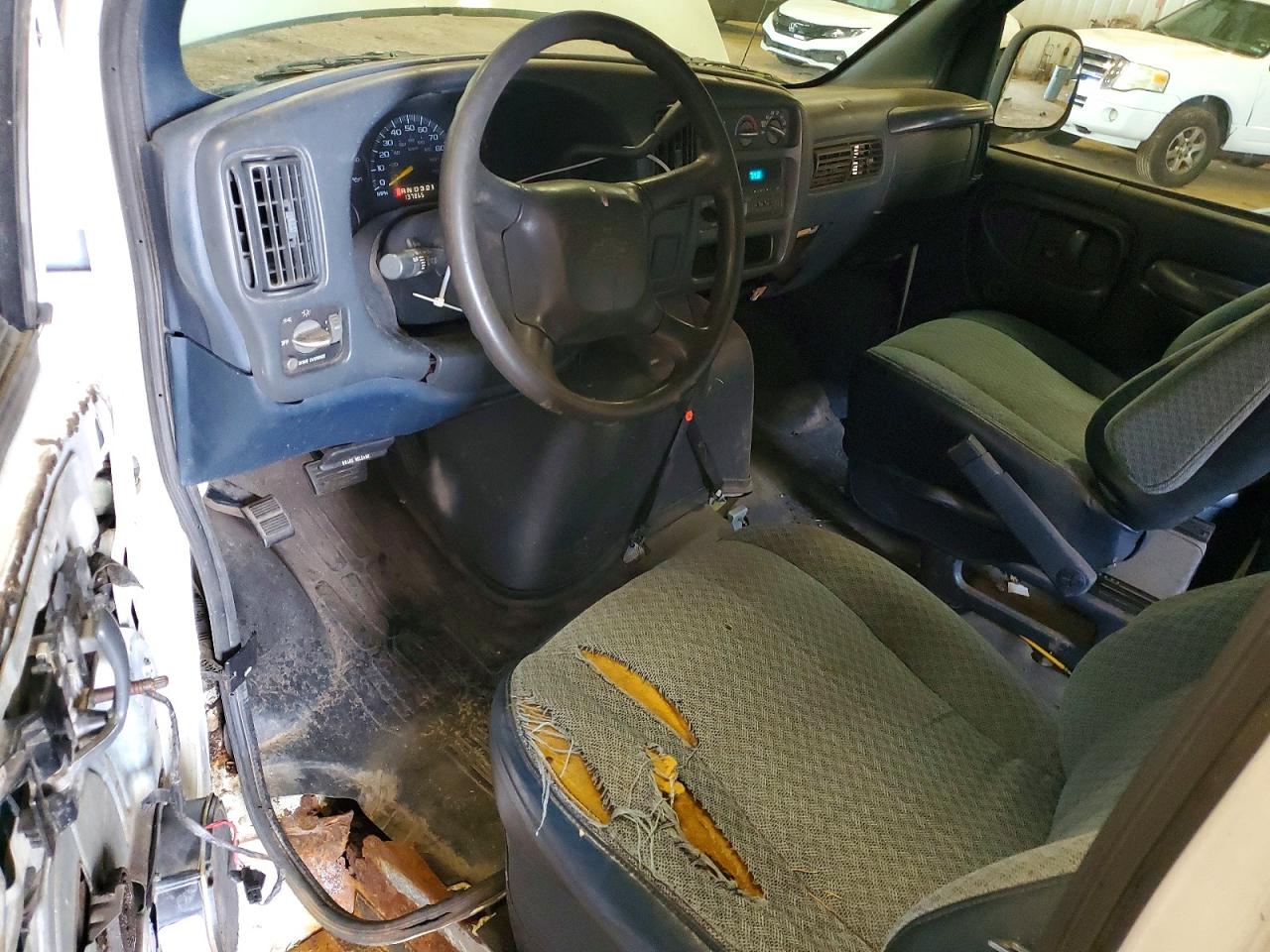 1999 Chevrolet Express G1500 White vin: 1GCFG15W6X1098514