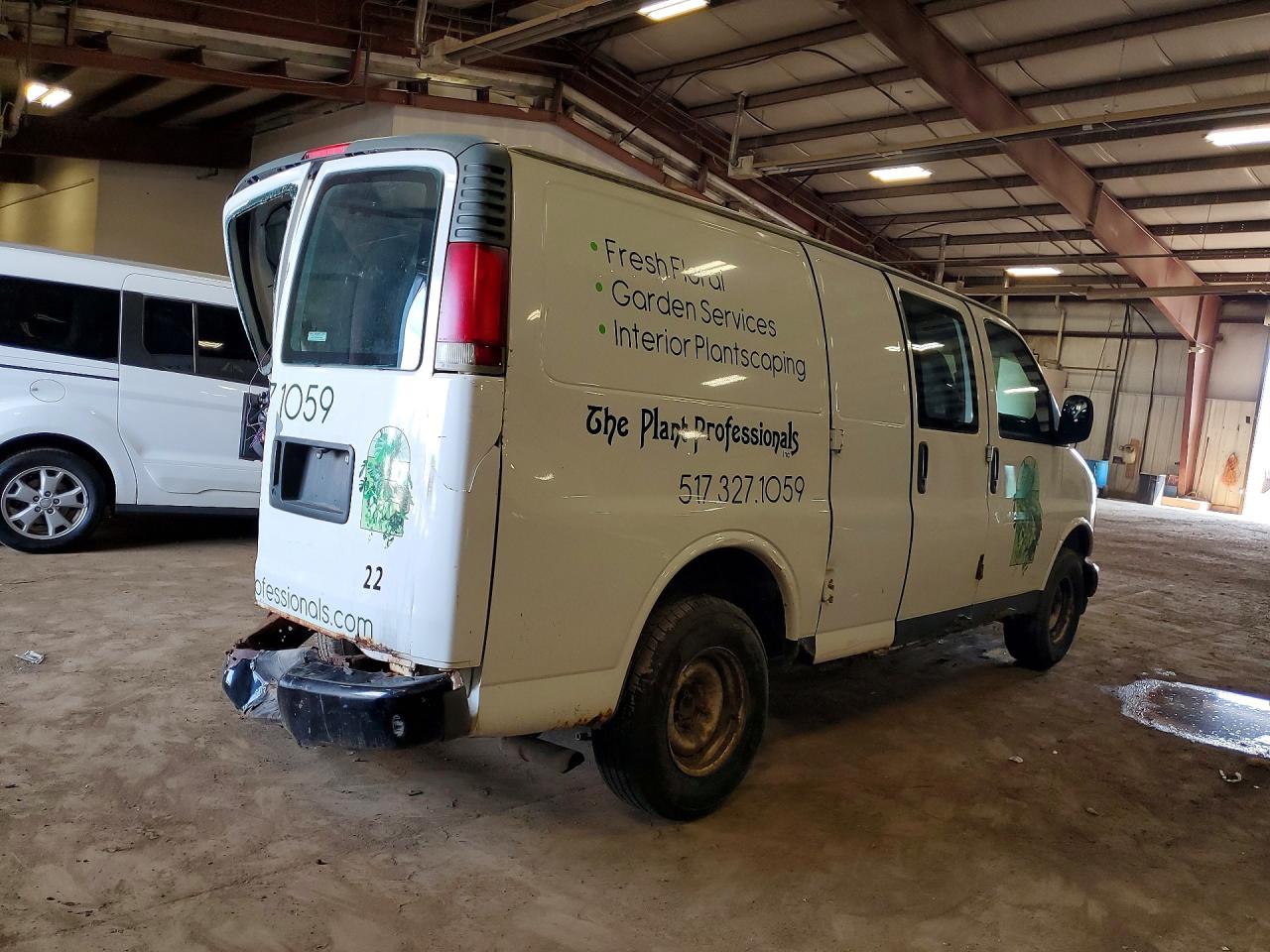 1999 Chevrolet Express G1500 White vin: 1GCFG15W6X1098514