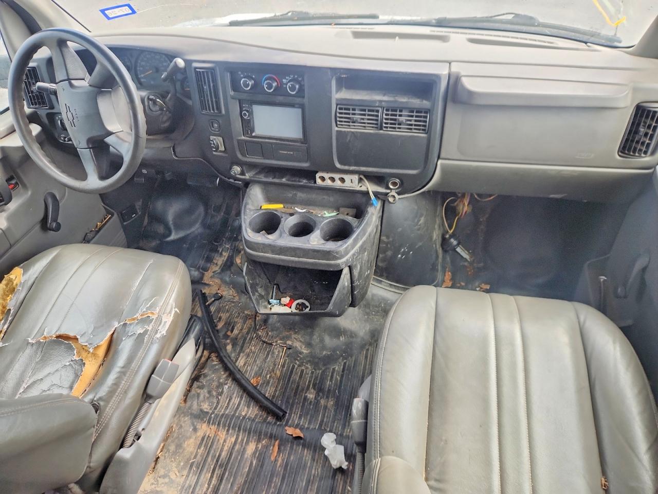 2006 Chevrolet Express G1500 Белый vin: 1GCFG15X061141476