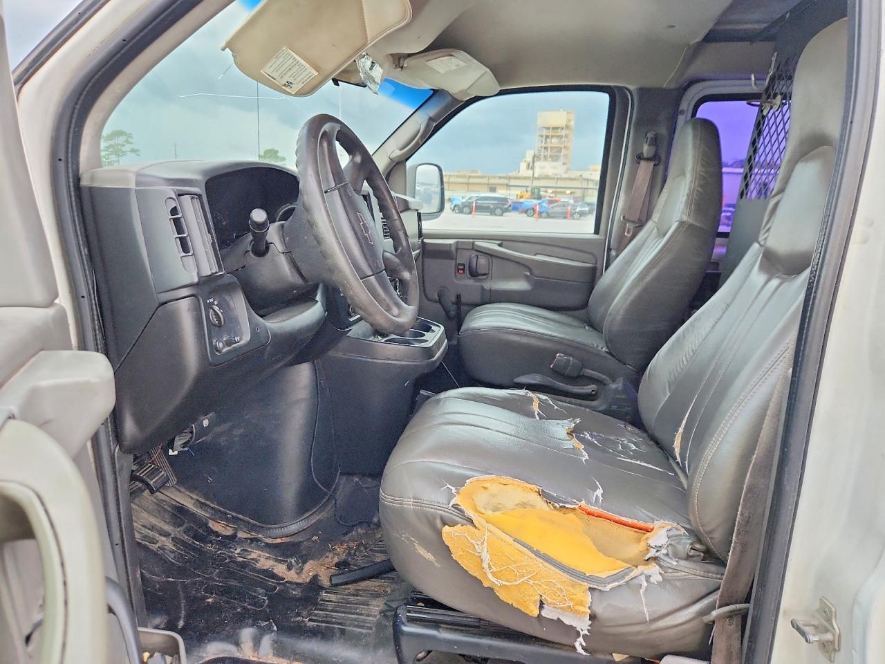 2006 Chevrolet Express G1500 Белый vin: 1GCFG15X061141476