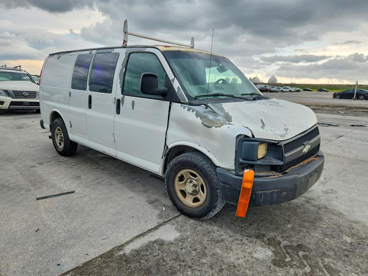 2006 Chevrolet Express G1500 Белый vin: 1GCFG15X061141476