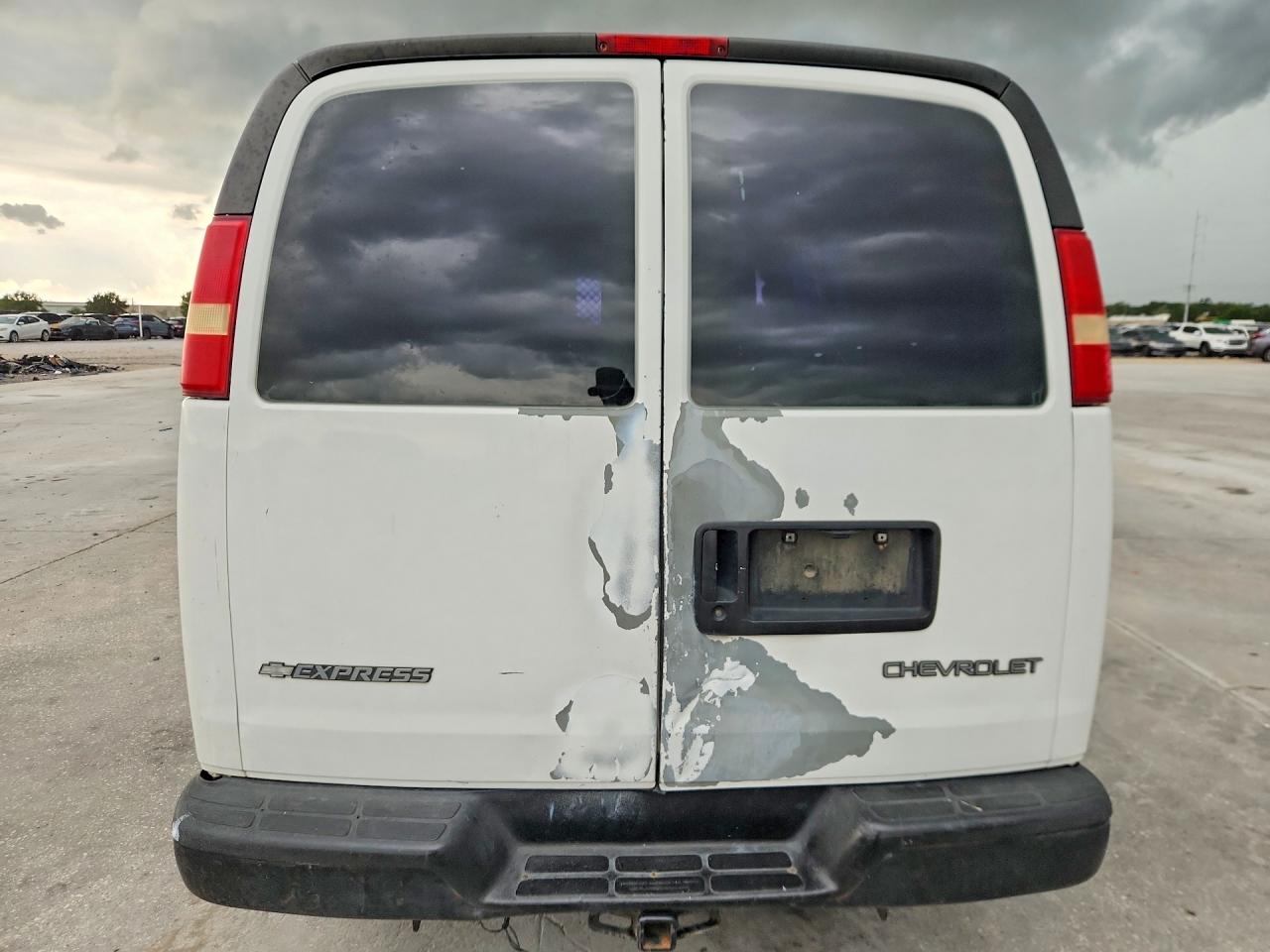 2006 Chevrolet Express G1500 Белый vin: 1GCFG15X061141476