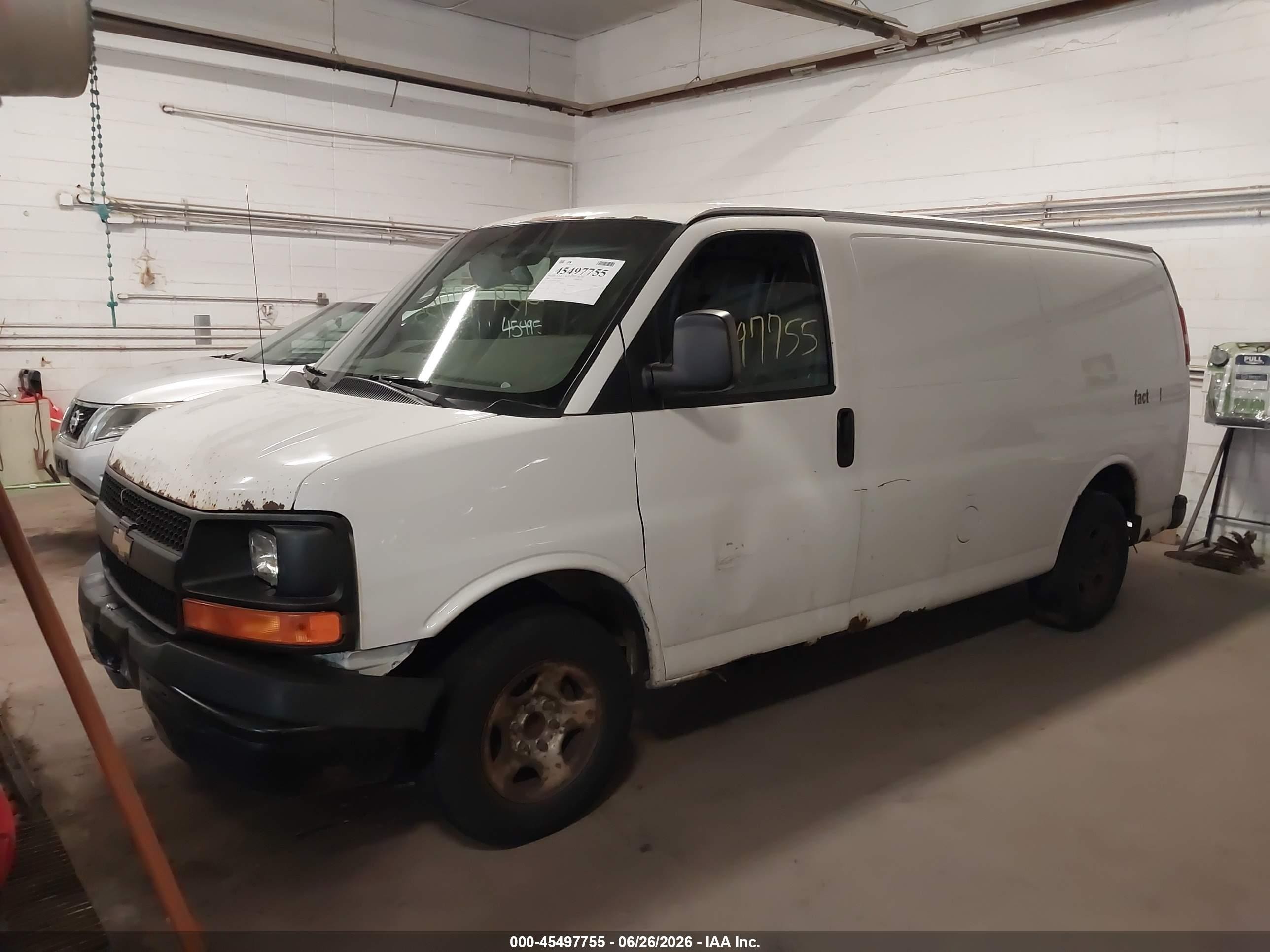 2008 Chevrolet Express Work Van White vin: 1GCFG15X081186307