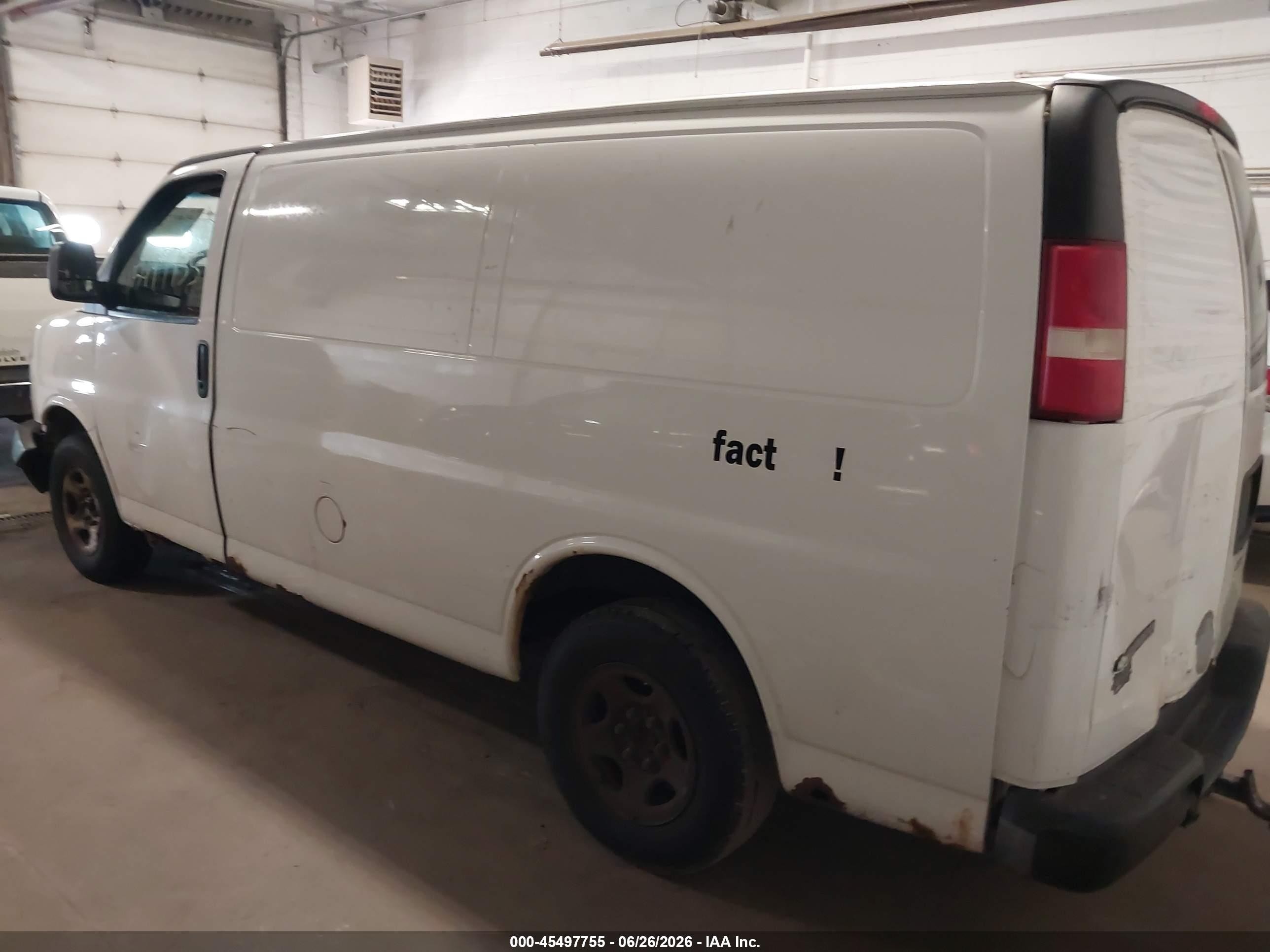 2008 Chevrolet Express Work Van White vin: 1GCFG15X081186307