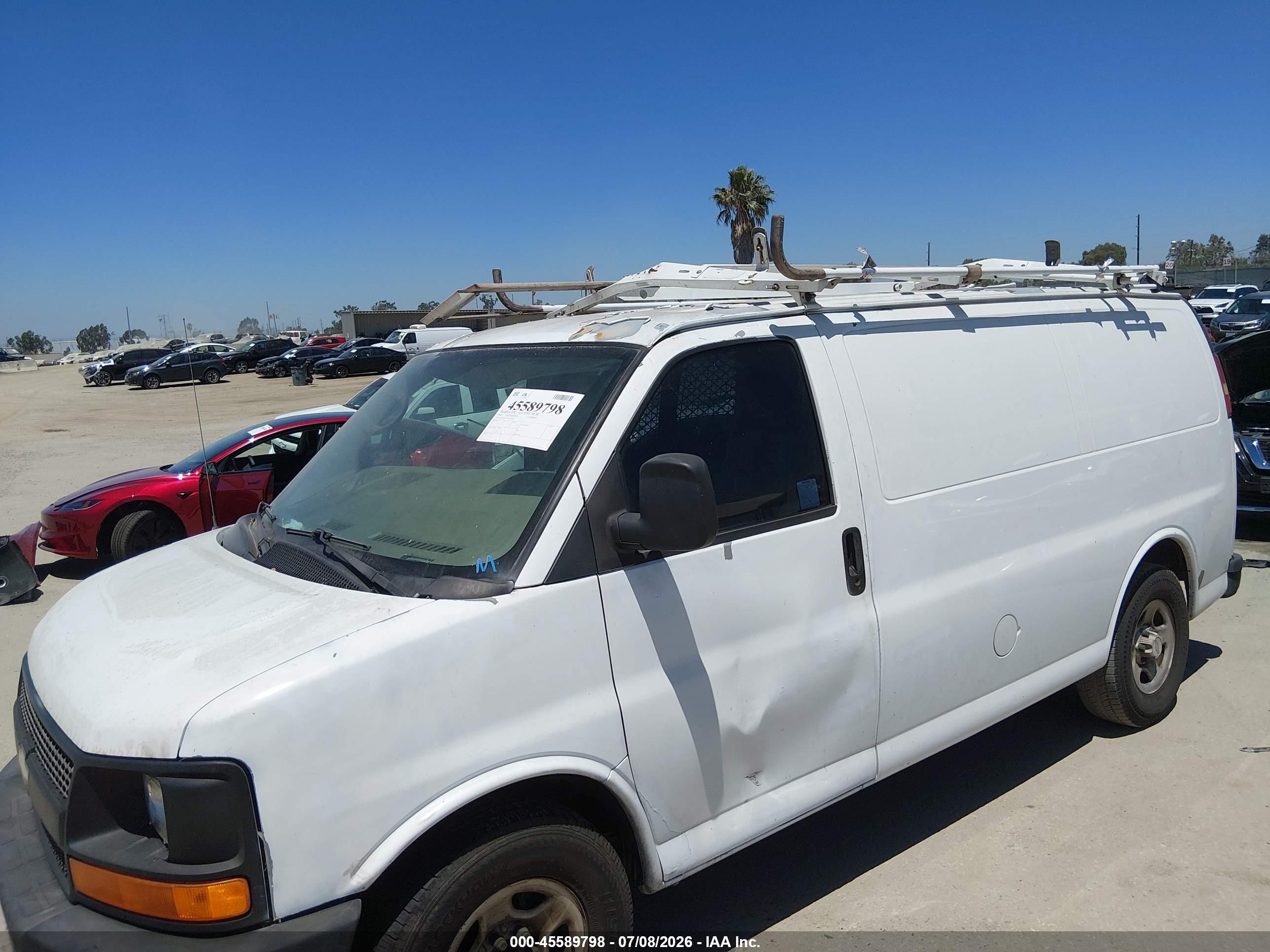 2007 Chevrolet Express Work Van White vin: 1GCFG15X171180160