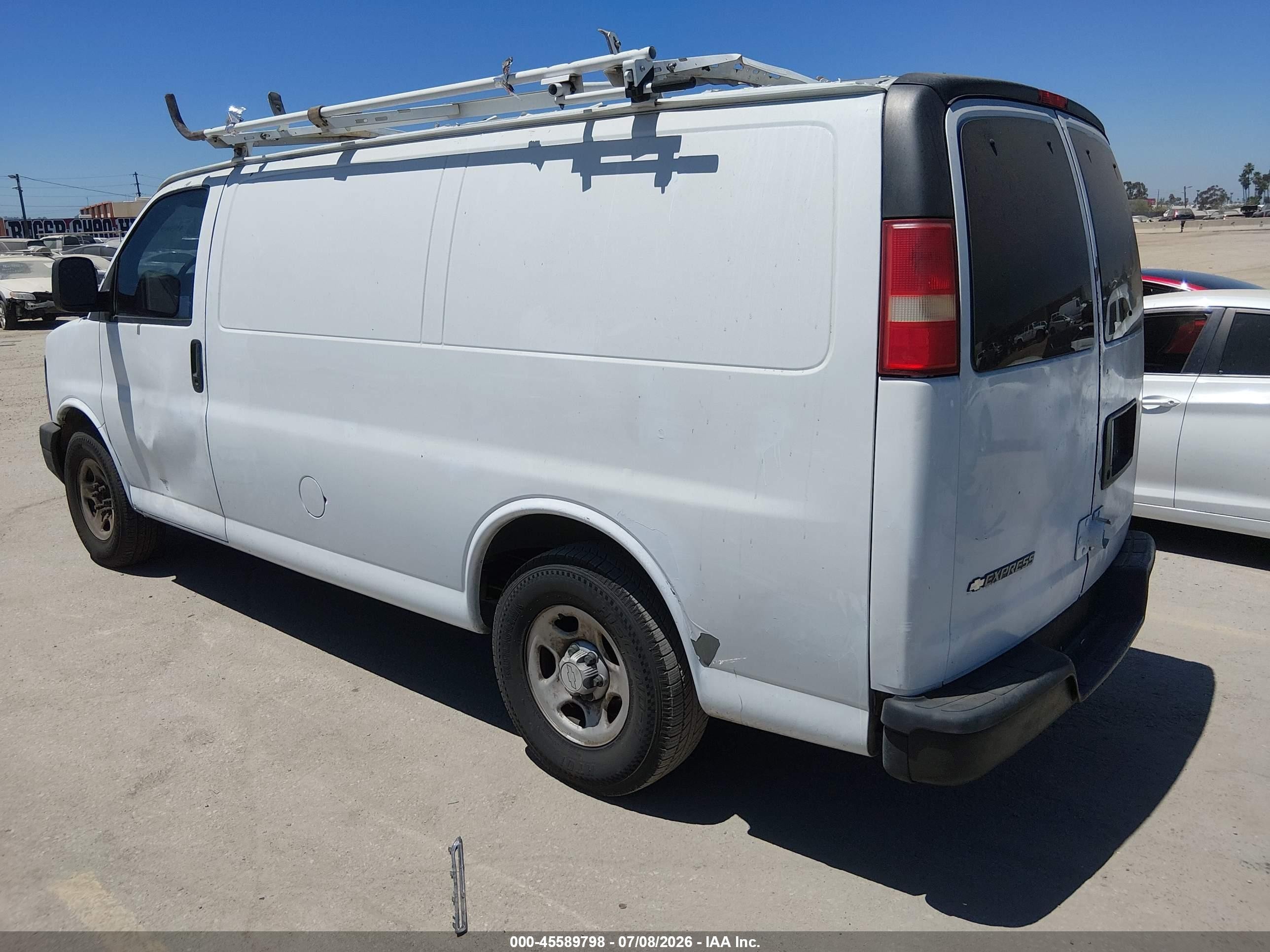 2007 Chevrolet Express Work Van White vin: 1GCFG15X171180160